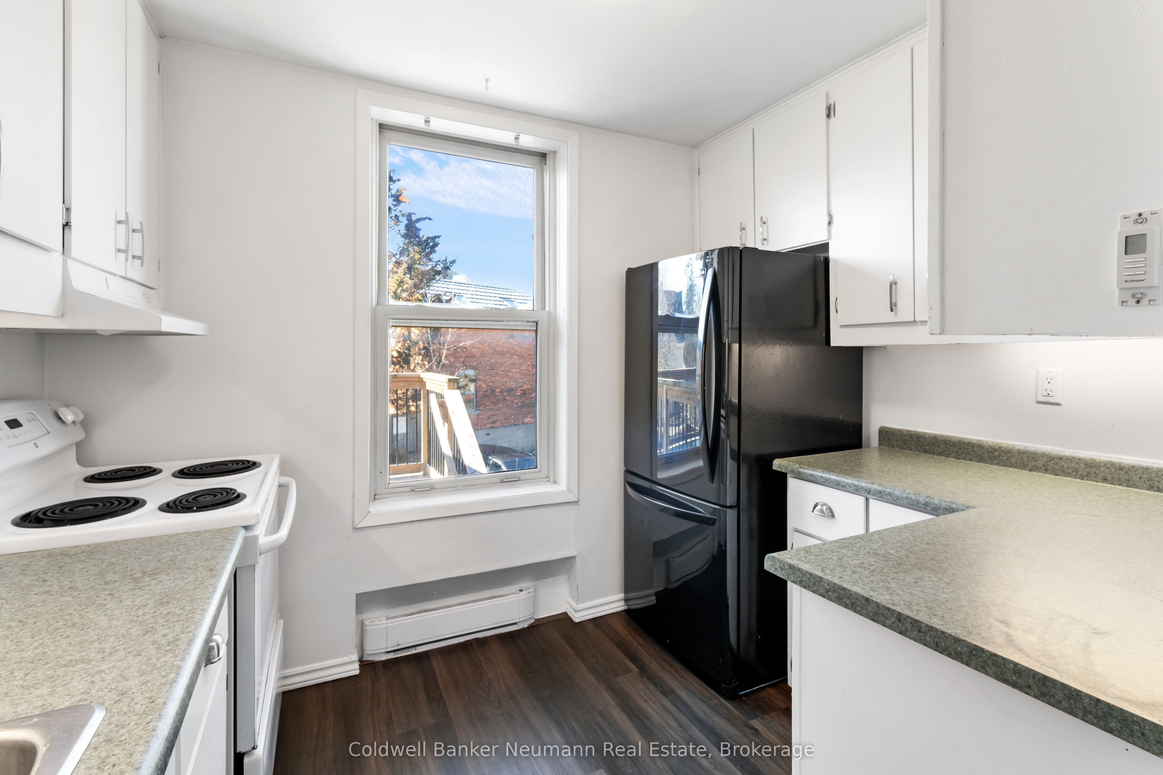 56 YARMOUTH Street A, Guelph, ON N1H 4G3 photo 3