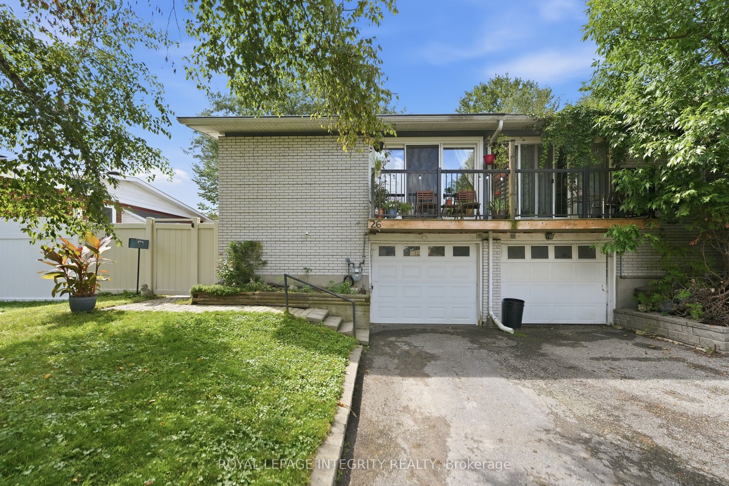 26 Woodmount Crescent, Cityview - Parkwoods Hills - Rideau Shore, ON K2E 5R1