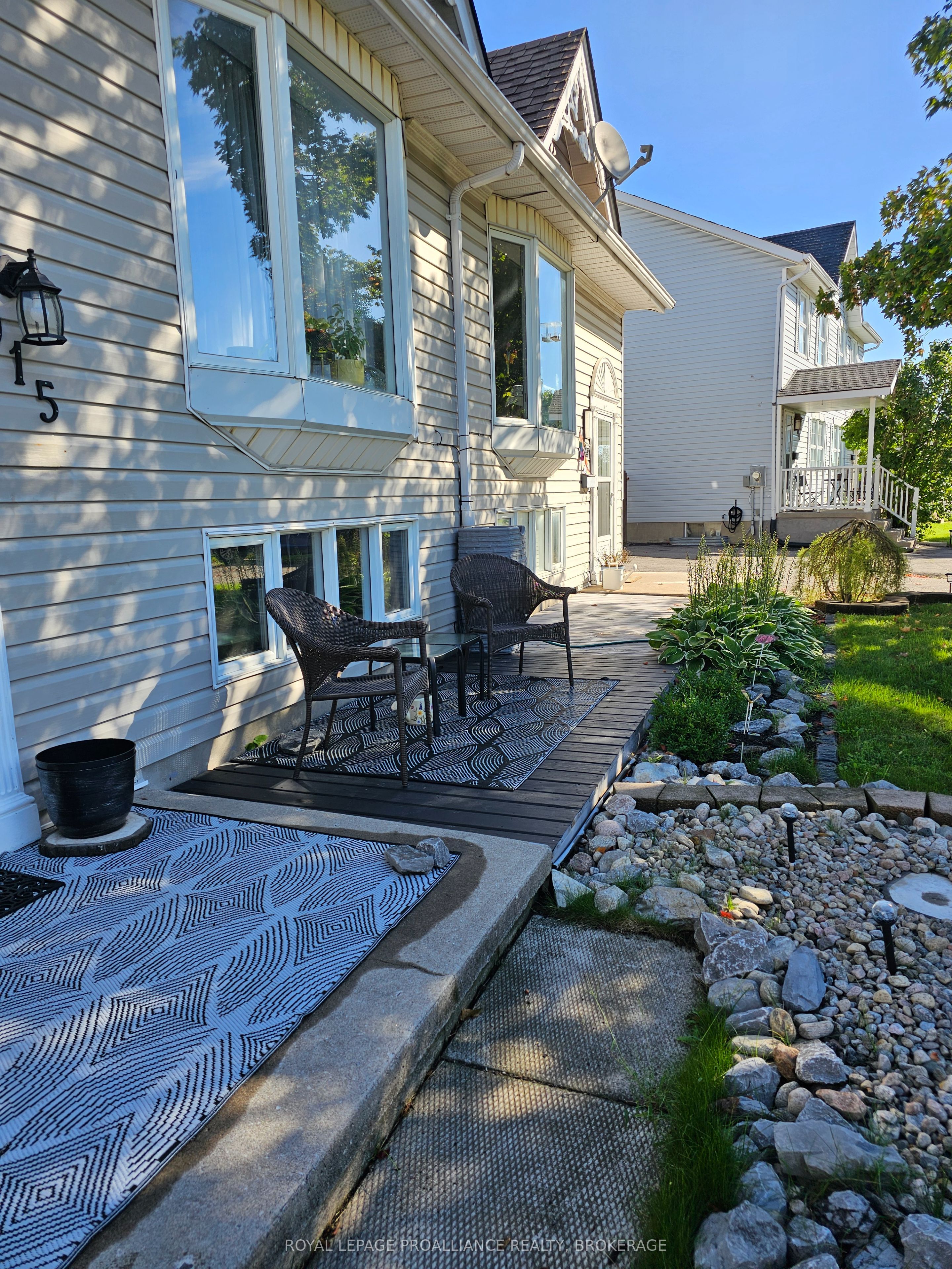 915 Warburton Crescent, Kingston, ON K7M 8L3 photo 3