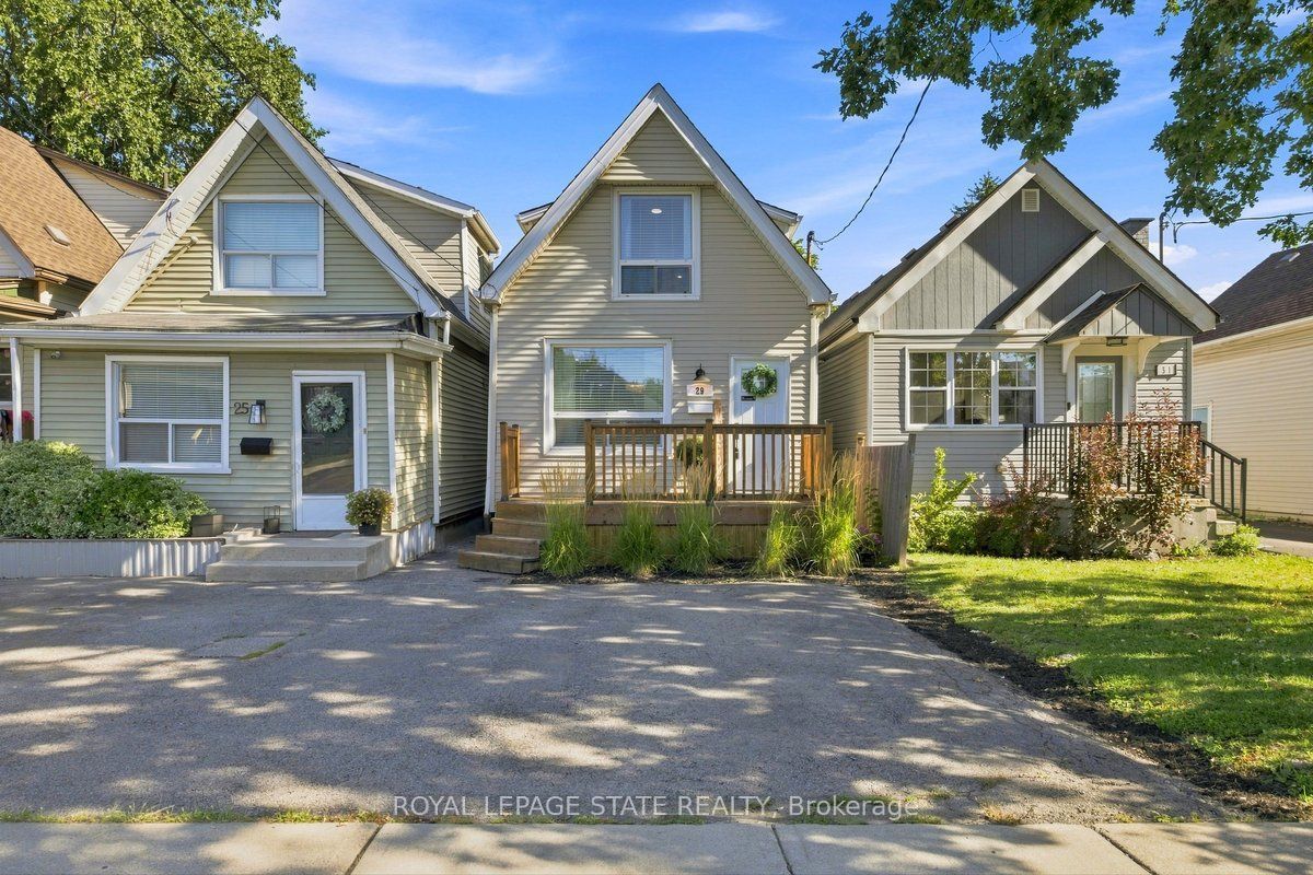 29 Newlands Avenue, Hamilton, ON L8H 2T4