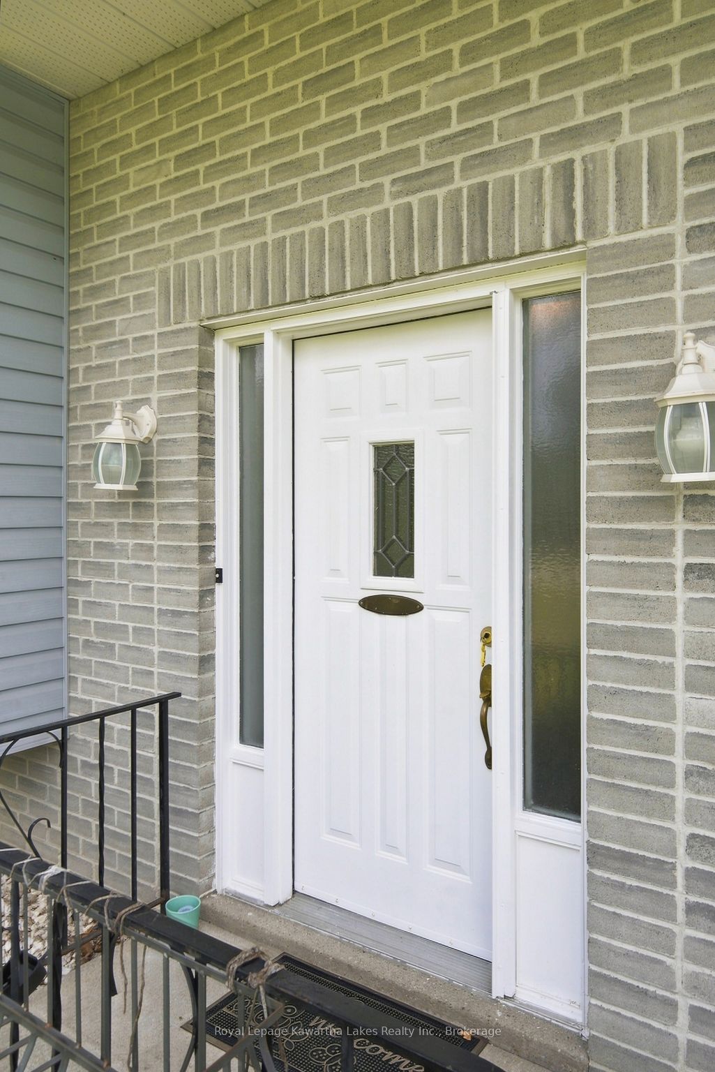 9 Richmond Street W, Kawartha Lakes, ON K0M 2B0 photo 3