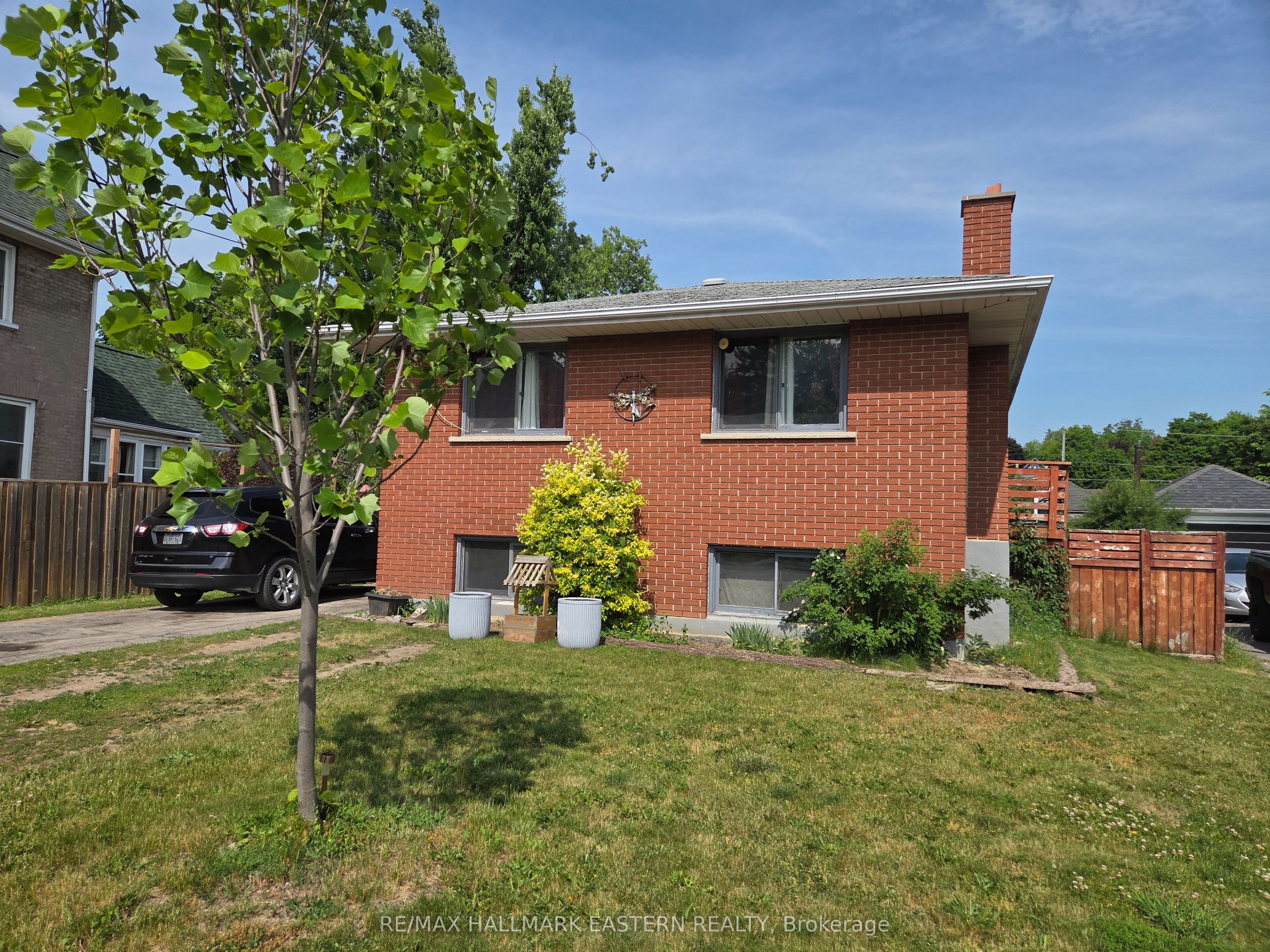 618 Donegal Street, Peterborough, ON K9H 4M5