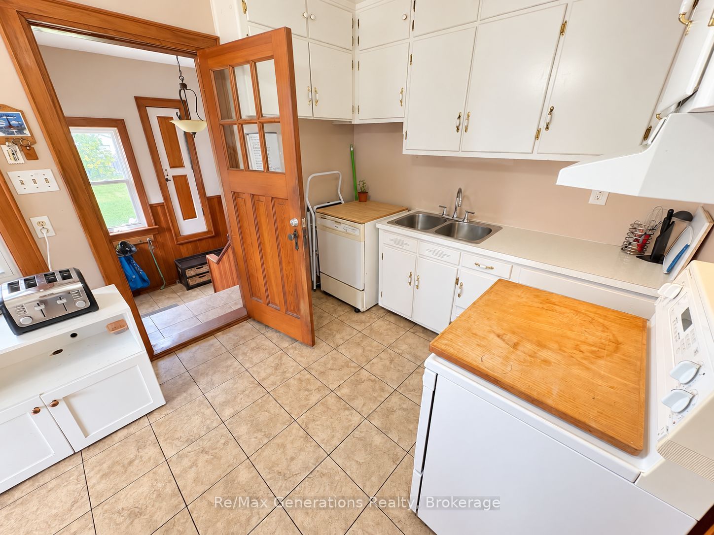 251 Francis Street W, Thunder Bay, ON P7C 4C1 photo 5