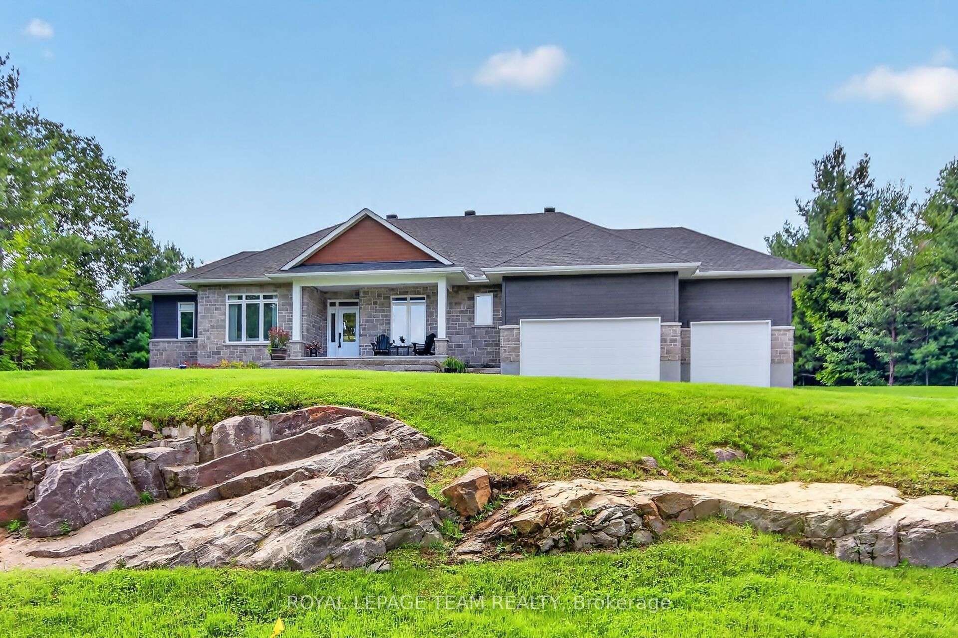 143 Raymond Luhta Crescent, McNab/Braeside, ON K7S 3G8