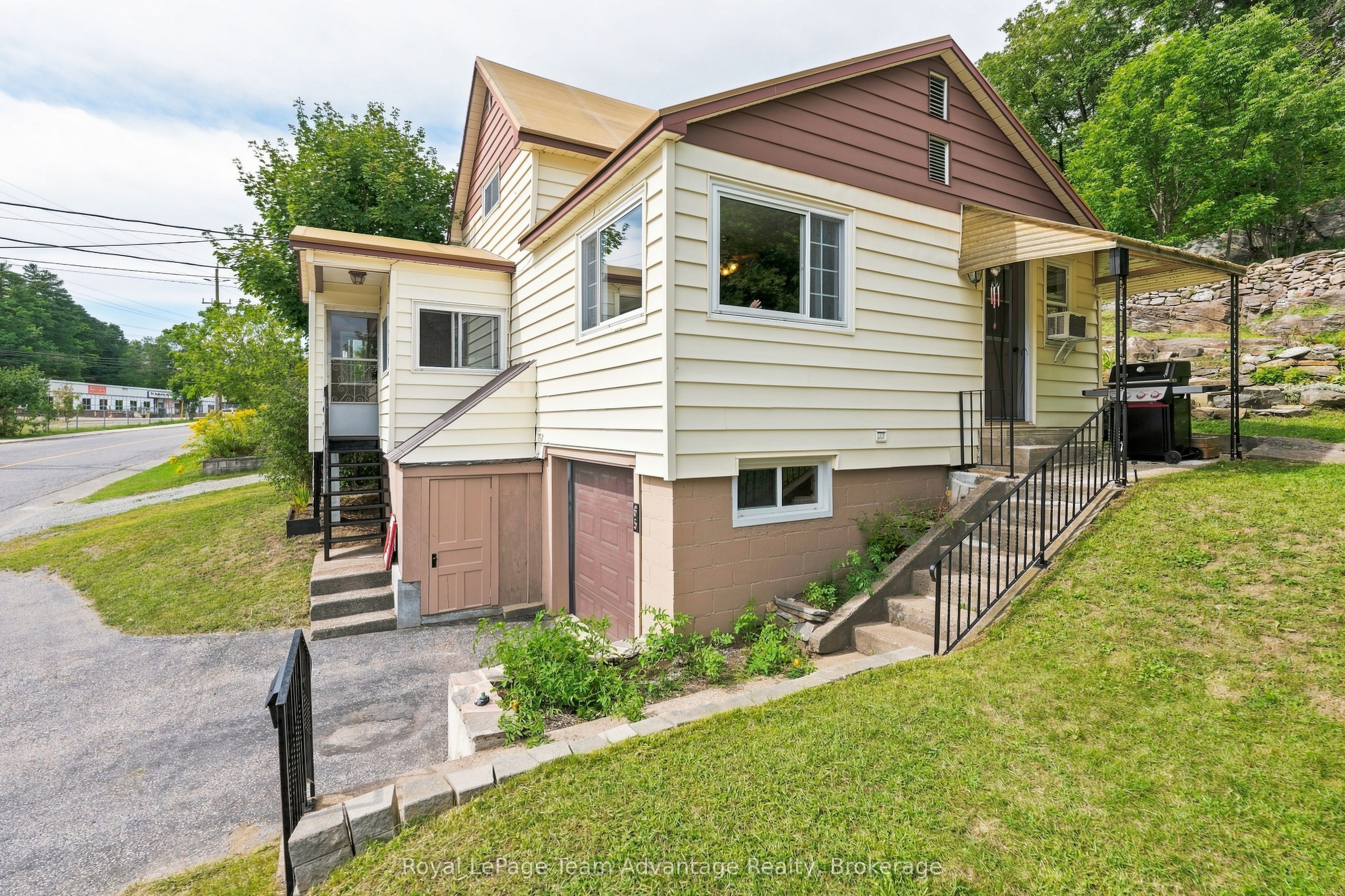 65 Isabella Street, Parry Sound, ON P2A 1M6 photo 4