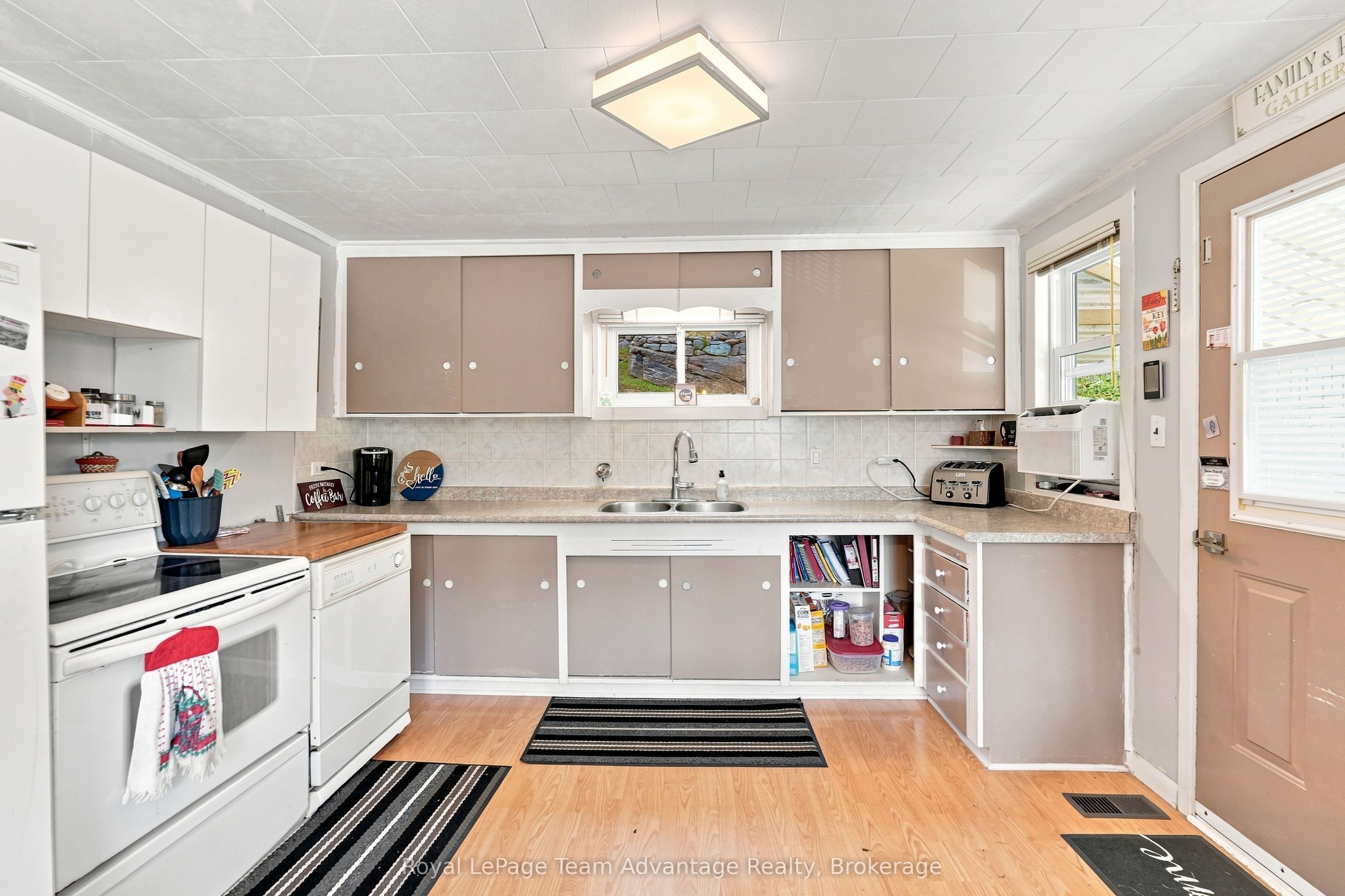 65 Isabella Street, Parry Sound, ON P2A 1M6 photo 5