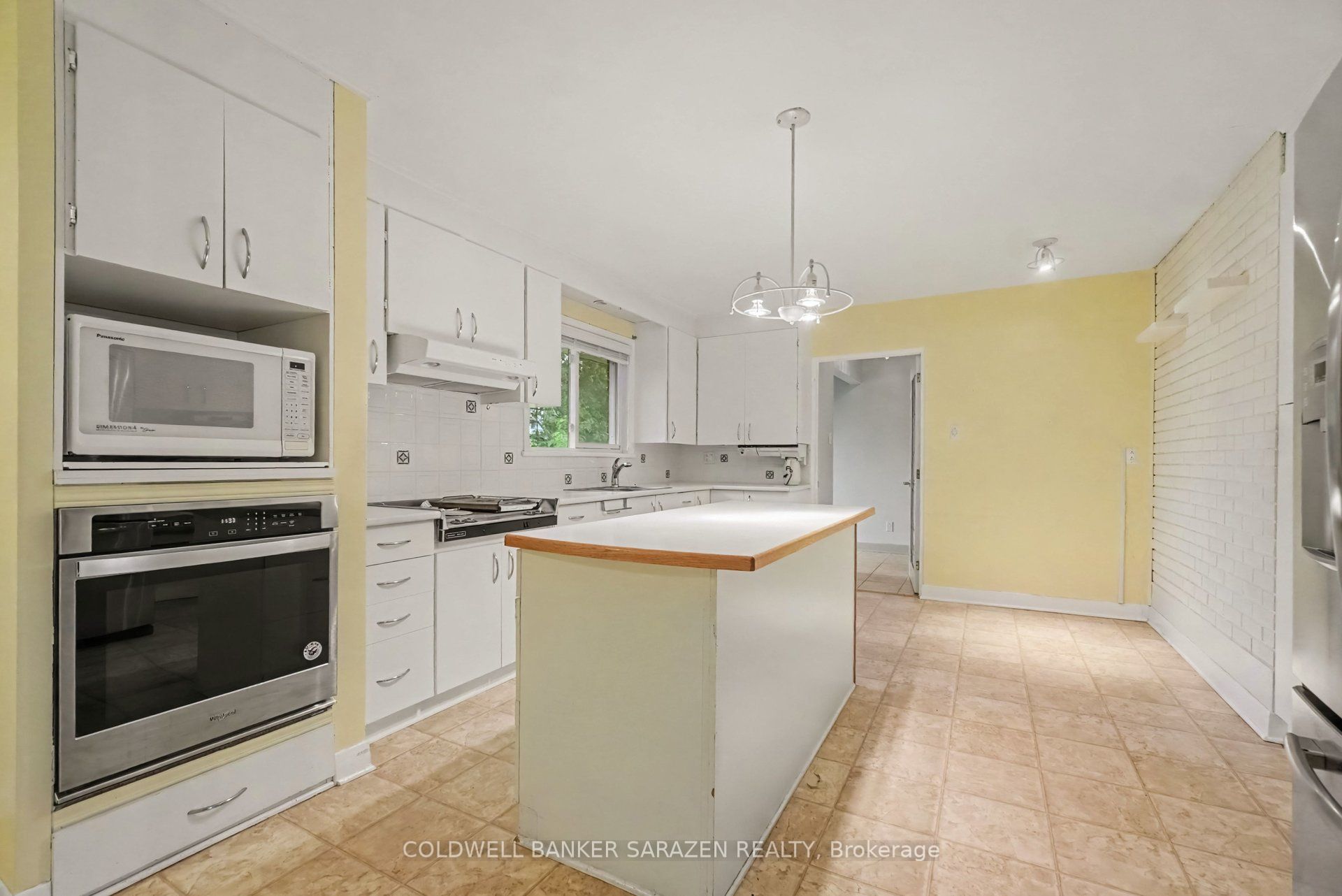 23 Elma Street, Blossom Park - Airport and Area, ON K1T 3W8 photo 5