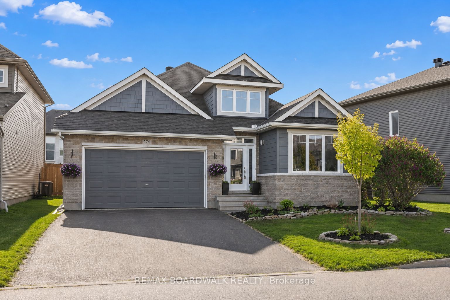 279 Sceptre Way S, Kanata, ON K2V 0C6