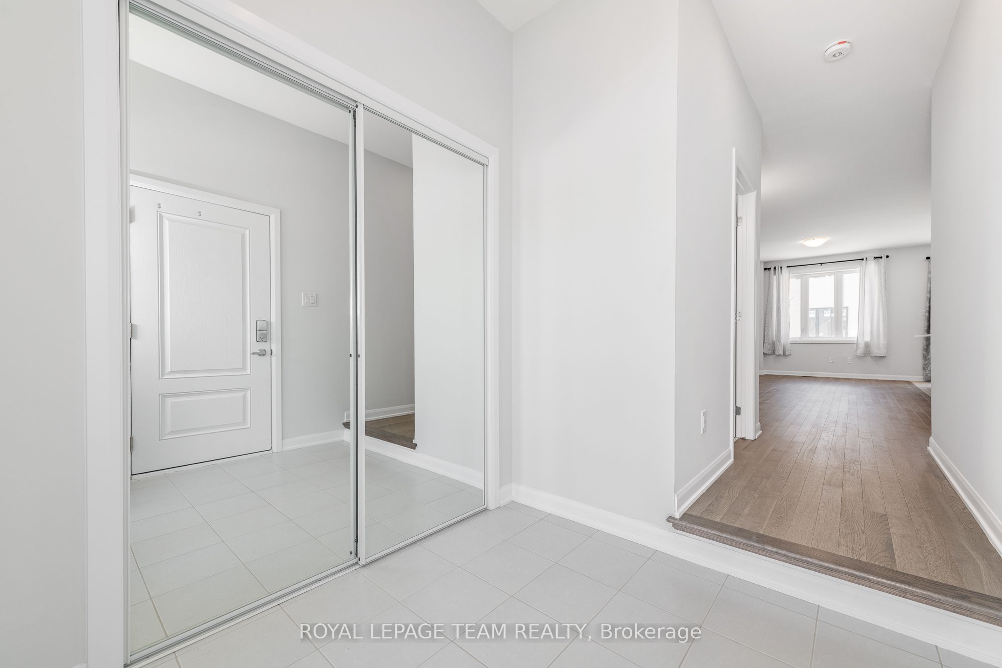 719 DONERAILE Walk, Barrhaven, ON K2J 7B9 photo 4