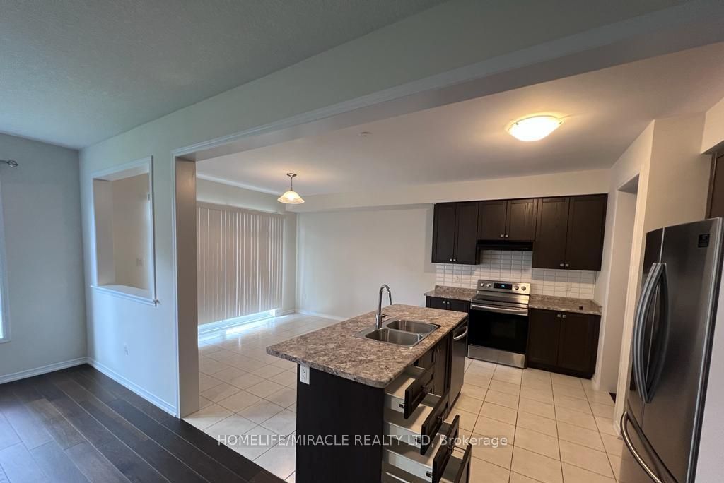 8702 Chickory Trail, Niagara Falls, ON L2H 2Y6 photo 2