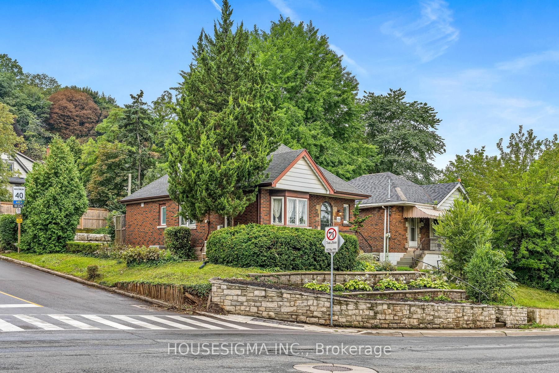 22 Arkledun Avenue, Hamilton, ON L8N 2H7 photo 2