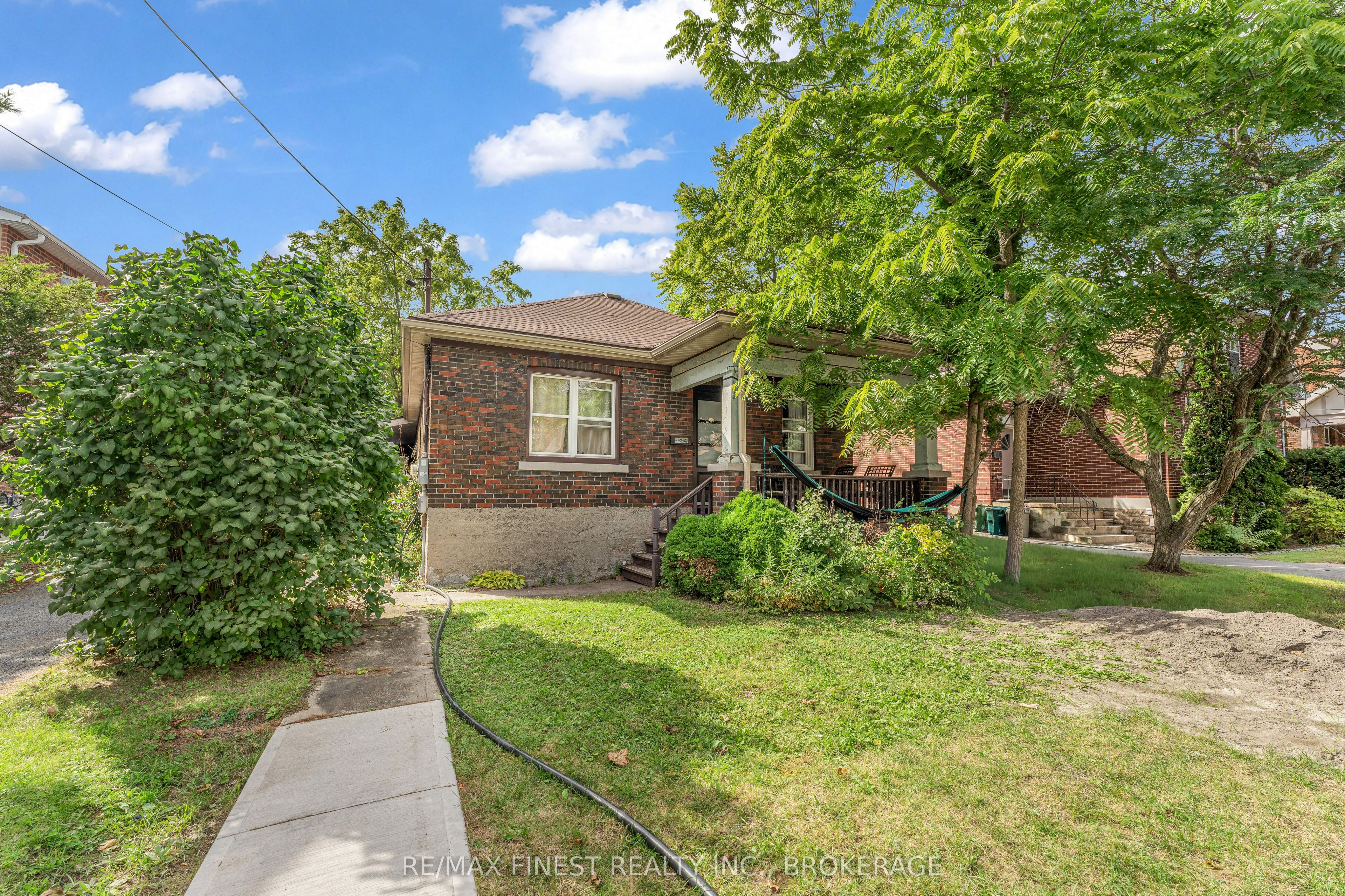 236 COLLINGWOOD Street, Kingston, ON K7L 3X8