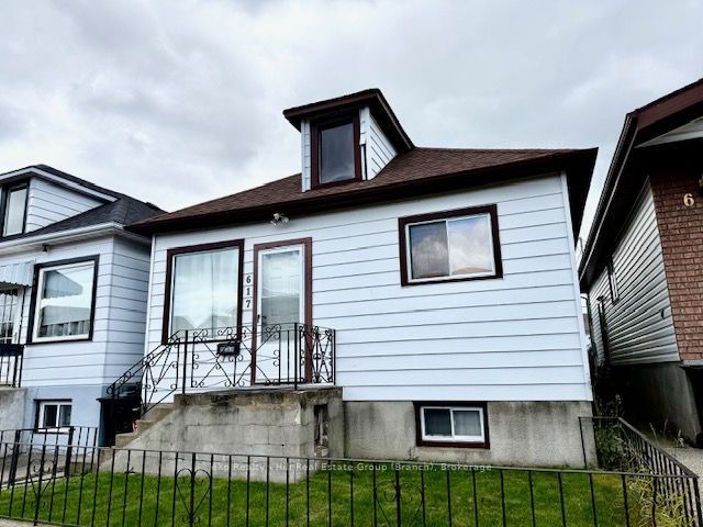 617 McTavish Street, Thunder Bay, ON P7C 3C5