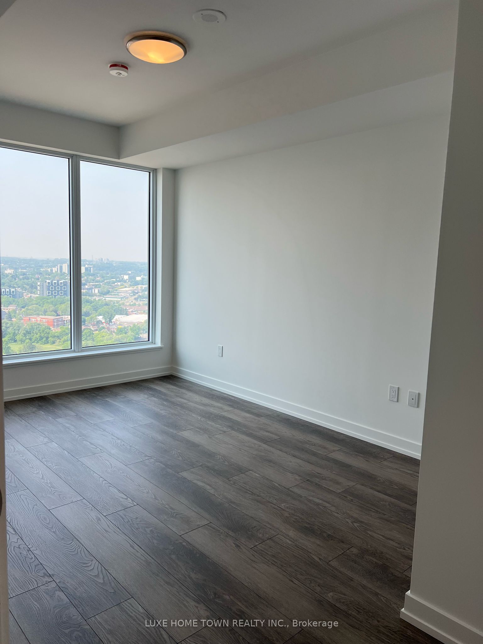 15 WELLINGTON Street S 2808, Kitchener, ON N2G 0E4 photo 4
