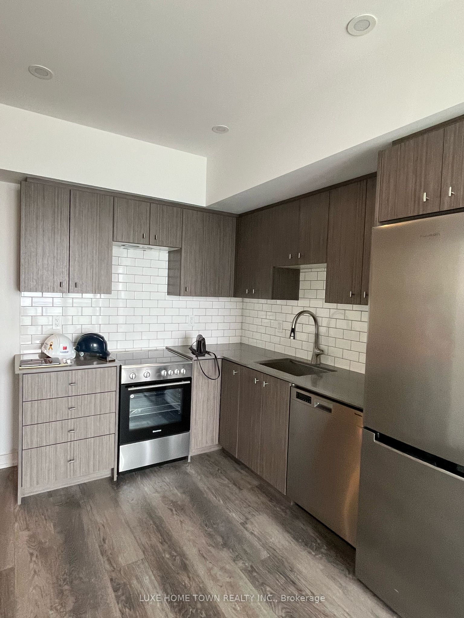 15 WELLINGTON Street S 2808, Kitchener, ON N2G 0E4 photo 5