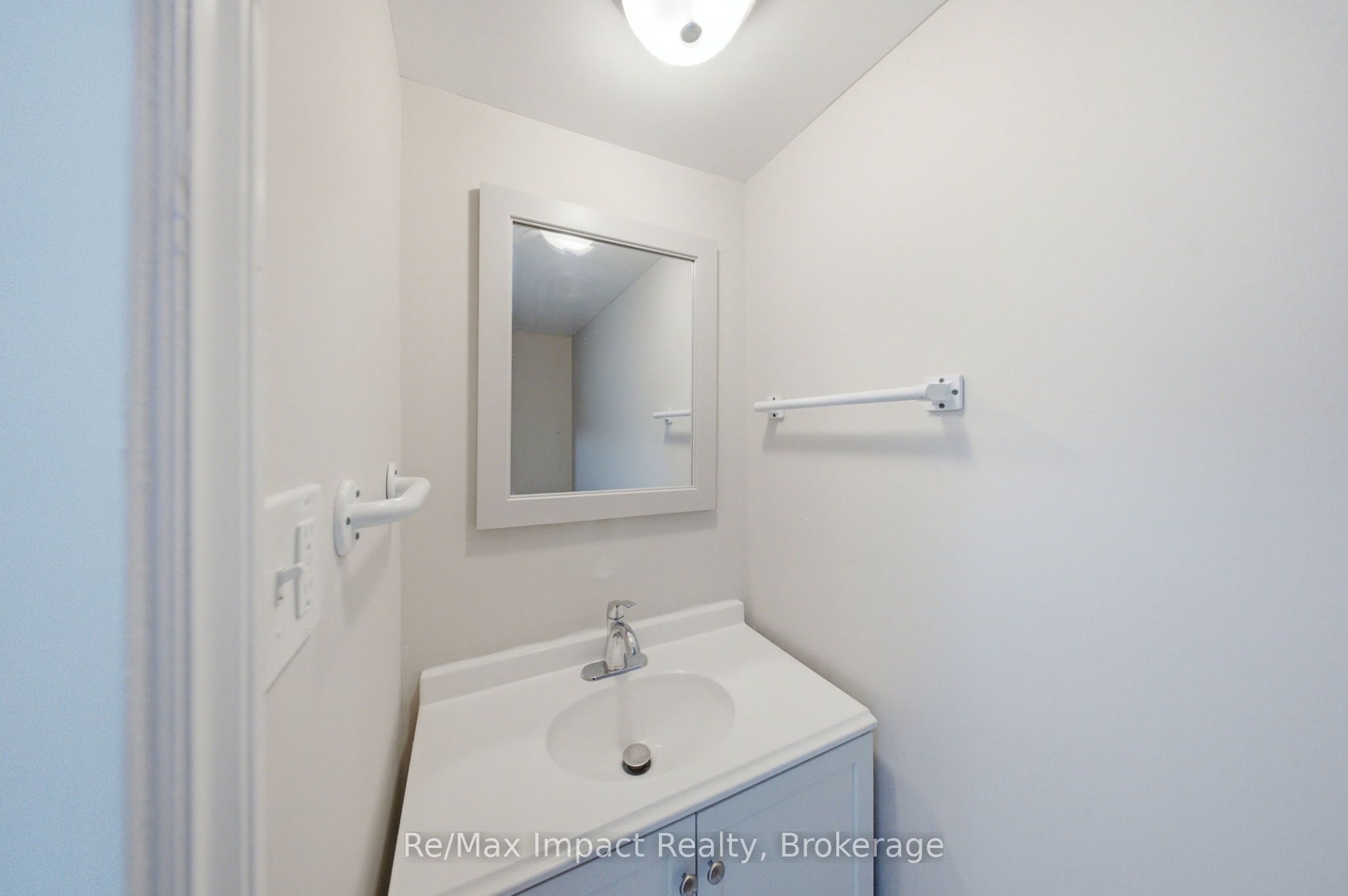 7 University Avenue, Cobourg, ON K9A 1C6 photo 4