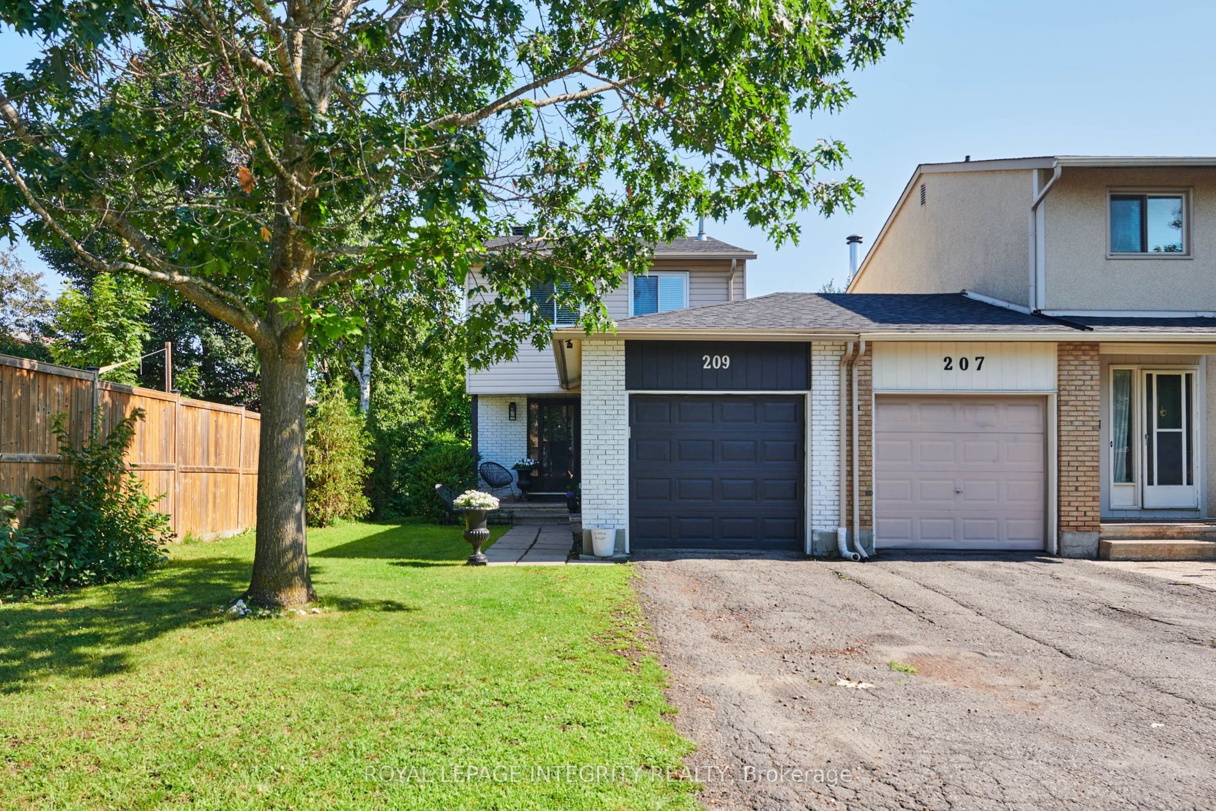 209 SHERWAY Drive, Barrhaven, ON K2J 2B3 photo 2