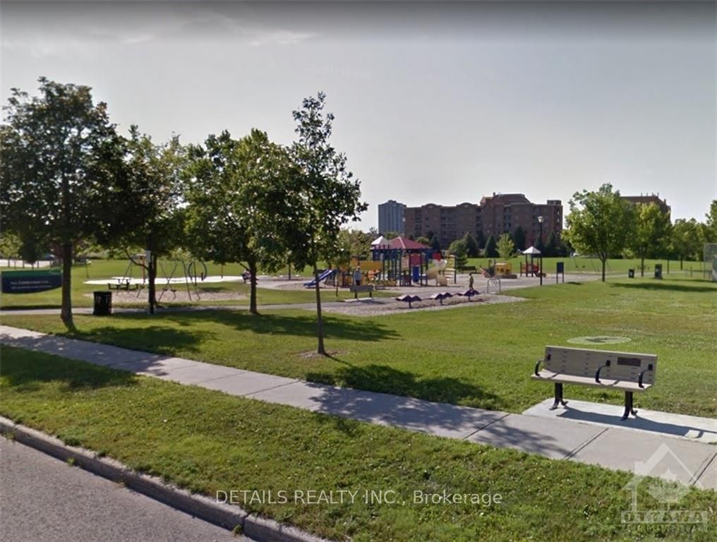 12 Manhattan Crescent, Carlington - Central Park, ON K2C 4B4 photo 2
