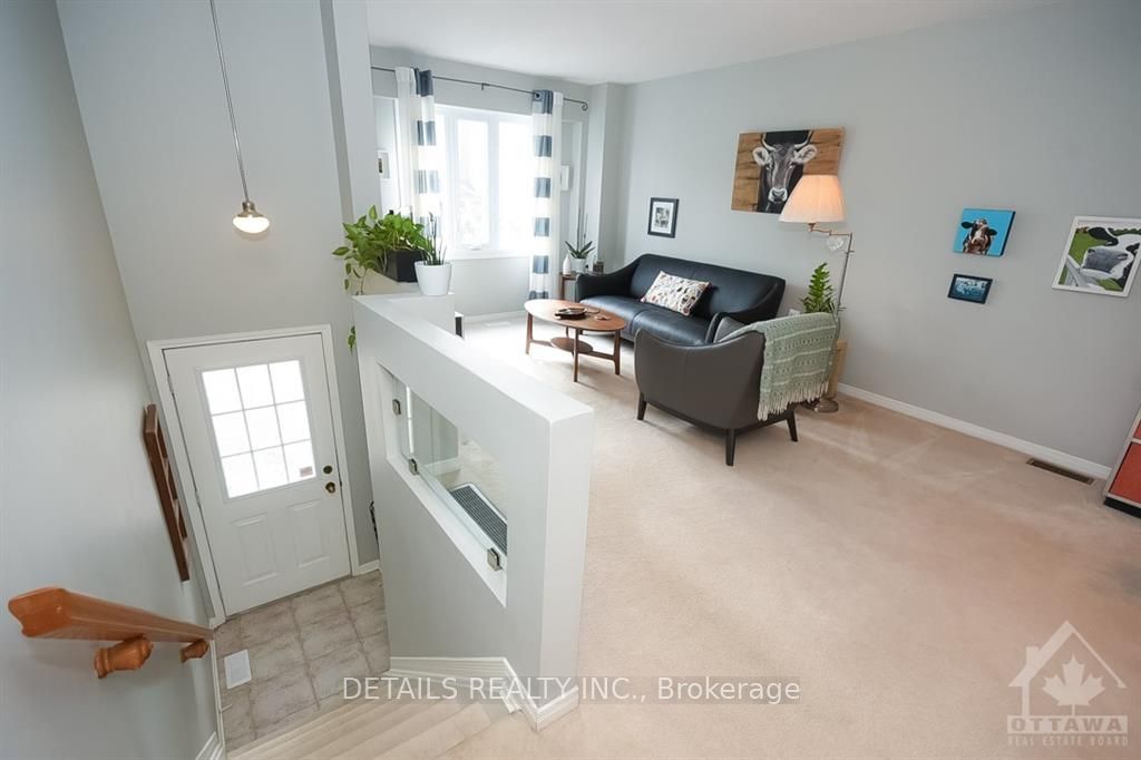 12 Manhattan Crescent, Carlington - Central Park, ON K2C 4B4 photo 4