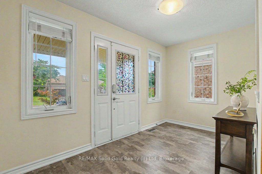 15 Sim Court, Cambridge, ON N1S 5B1 photo 4