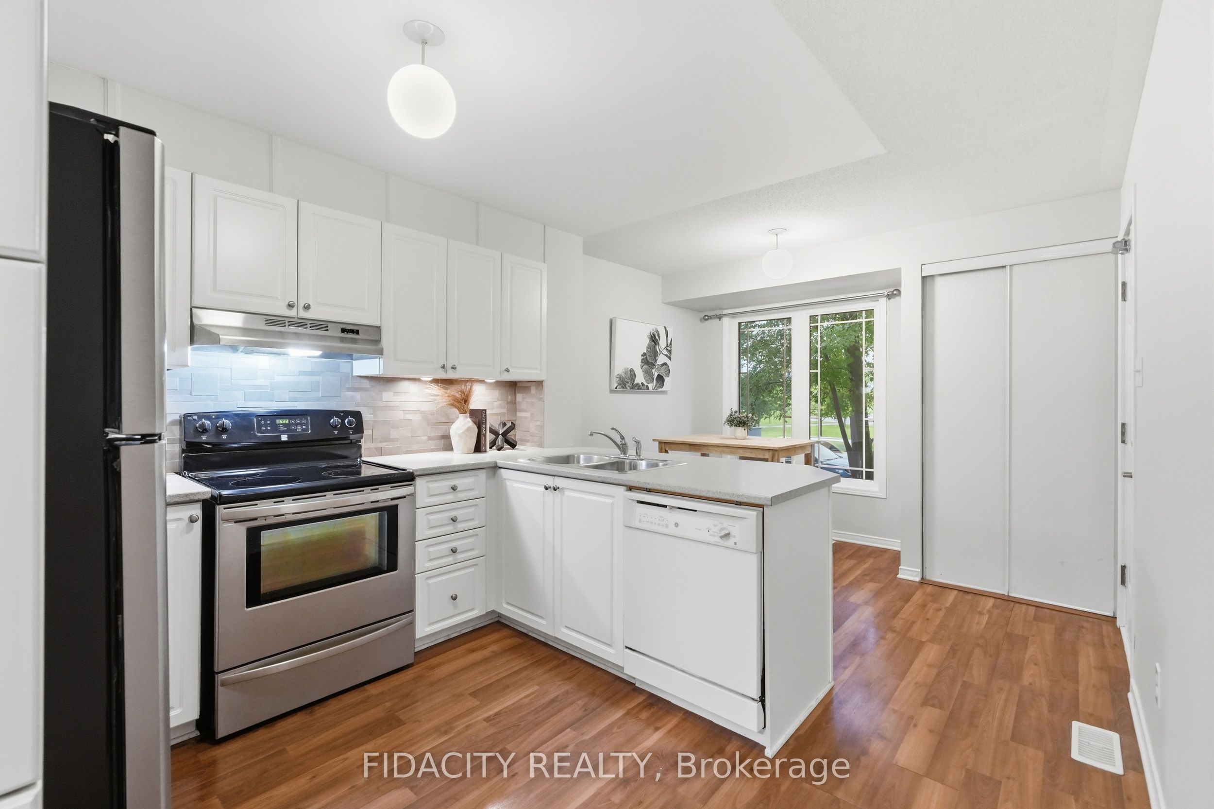 324 Crownridge Drive 55, Kanata, ON K2M 3A5 photo 3