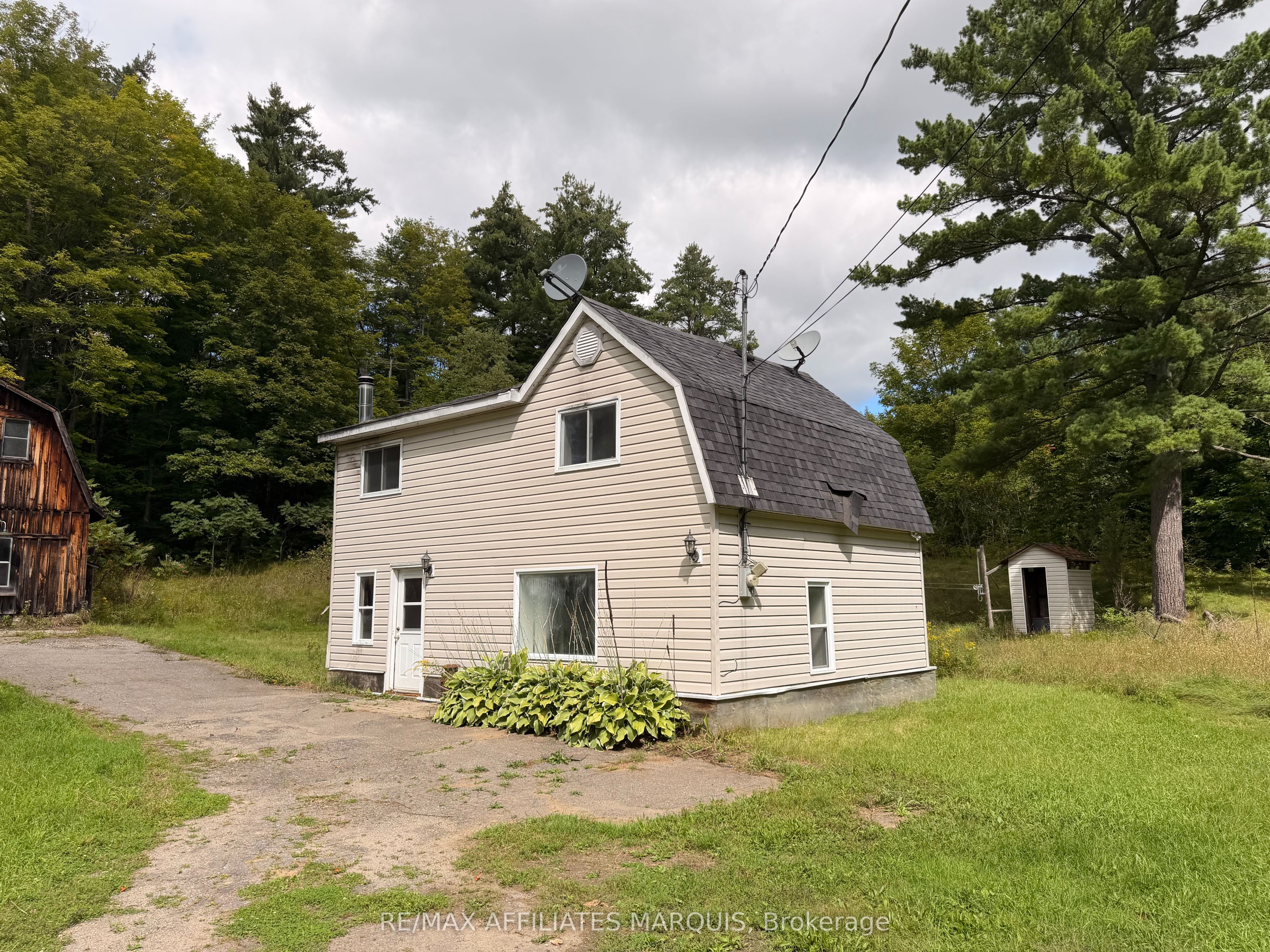 8774 Highway 511 Highway, Lanark Highlands, ON K0G 1K0 photo 2