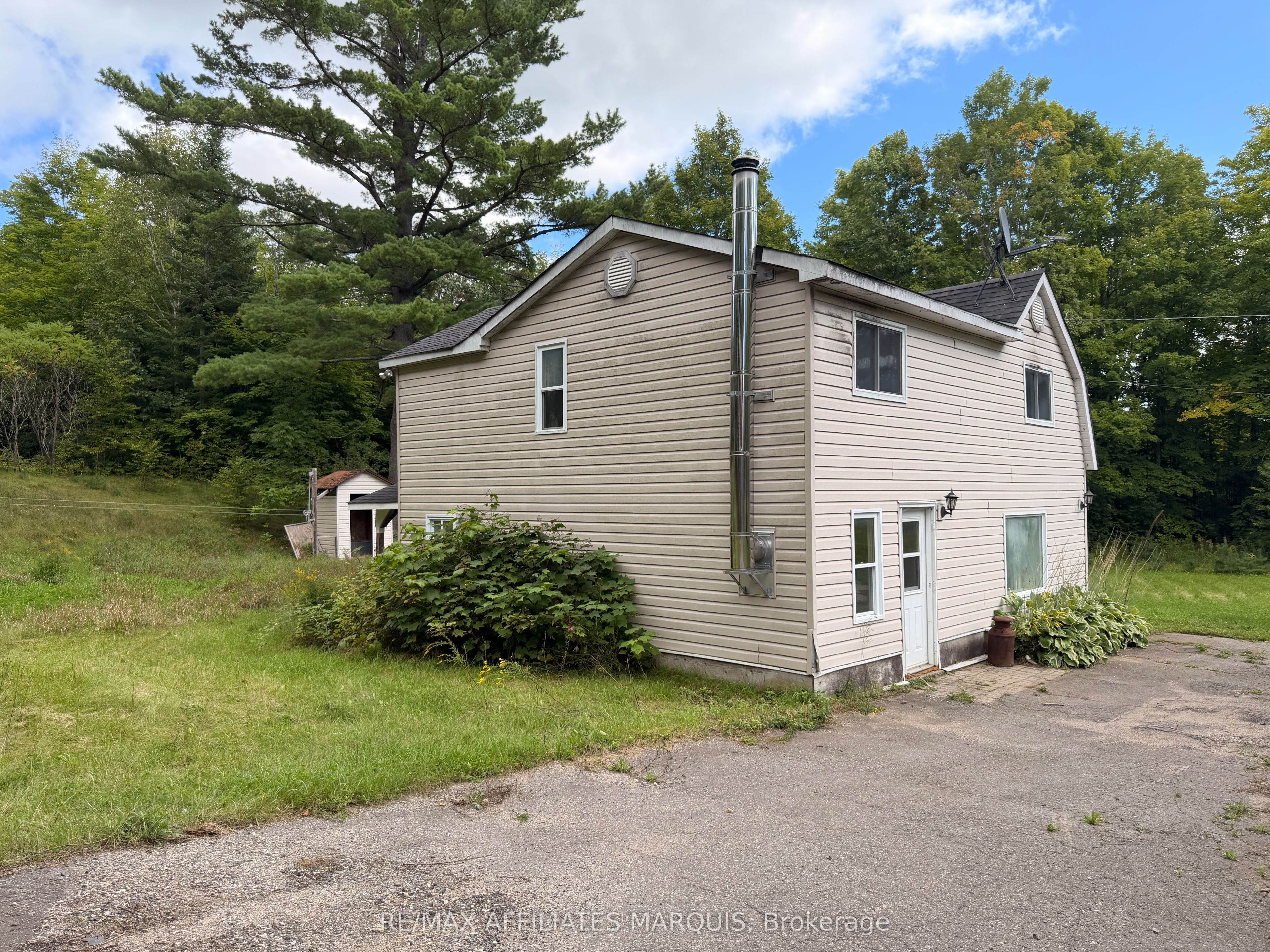 8774 Highway 511 Highway, Lanark Highlands, ON K0G 1K0 photo 3
