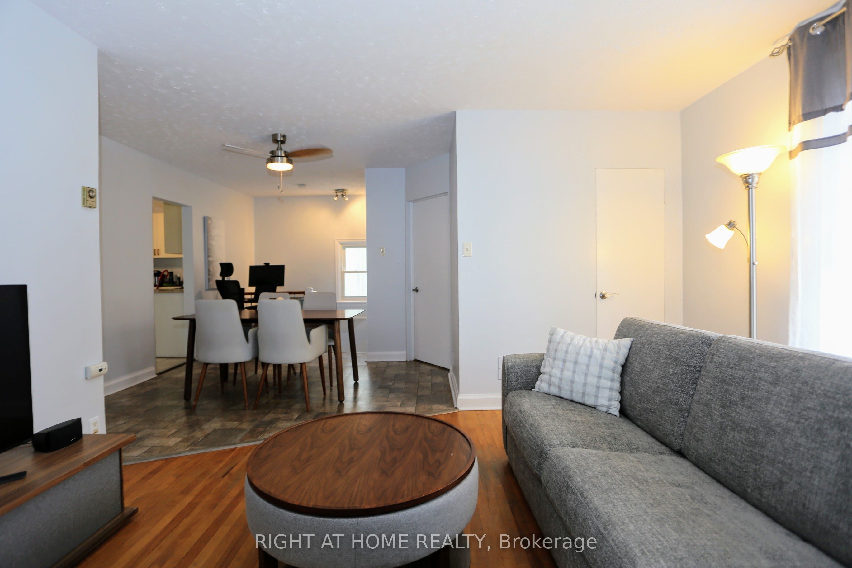 323 Levis Avenue, Vanier and Kingsview Park, ON K1L 6H1 photo 4