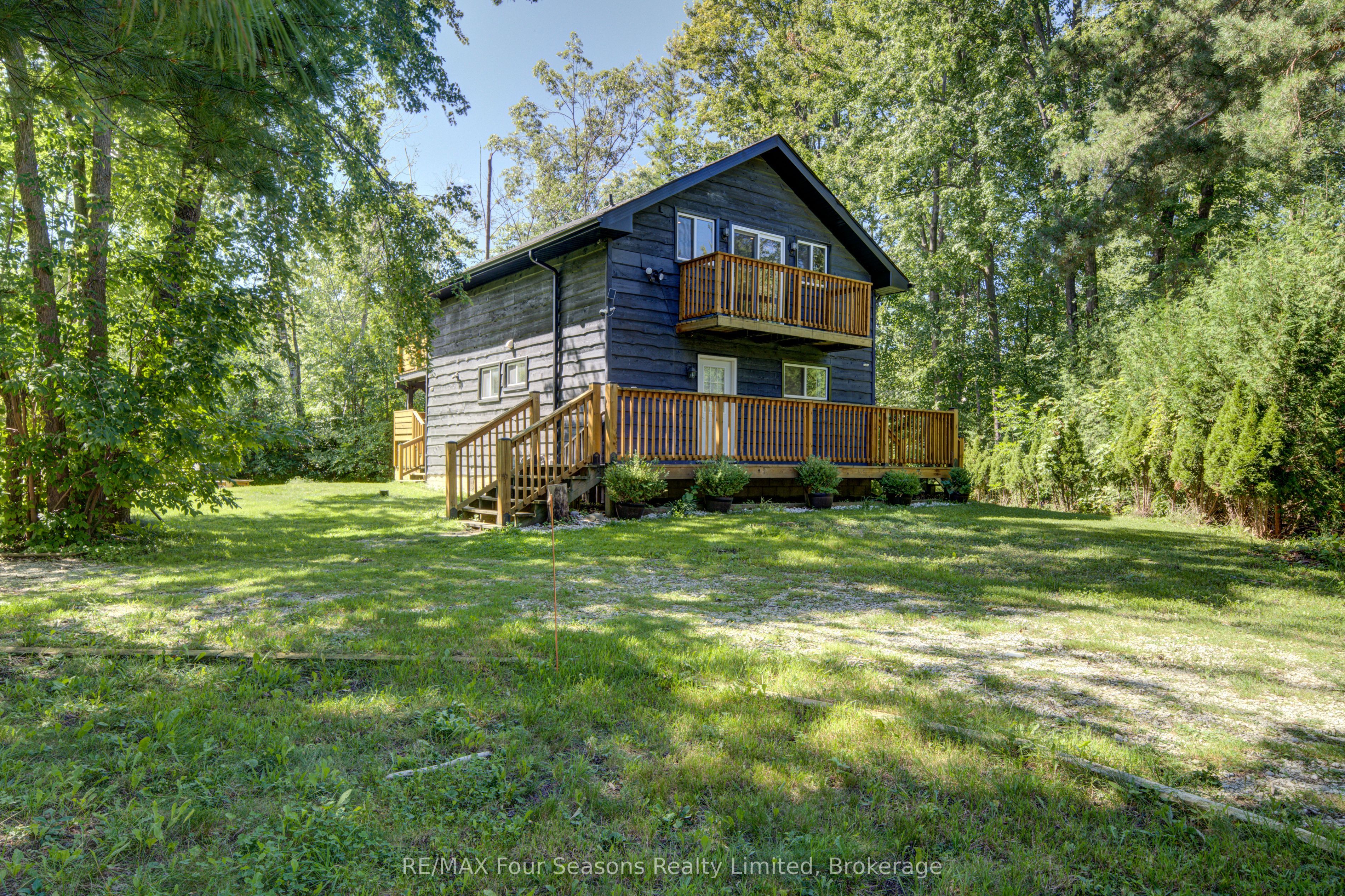 126 Martin Grove N, Blue Mountains, ON L9Y 0N5 photo 2