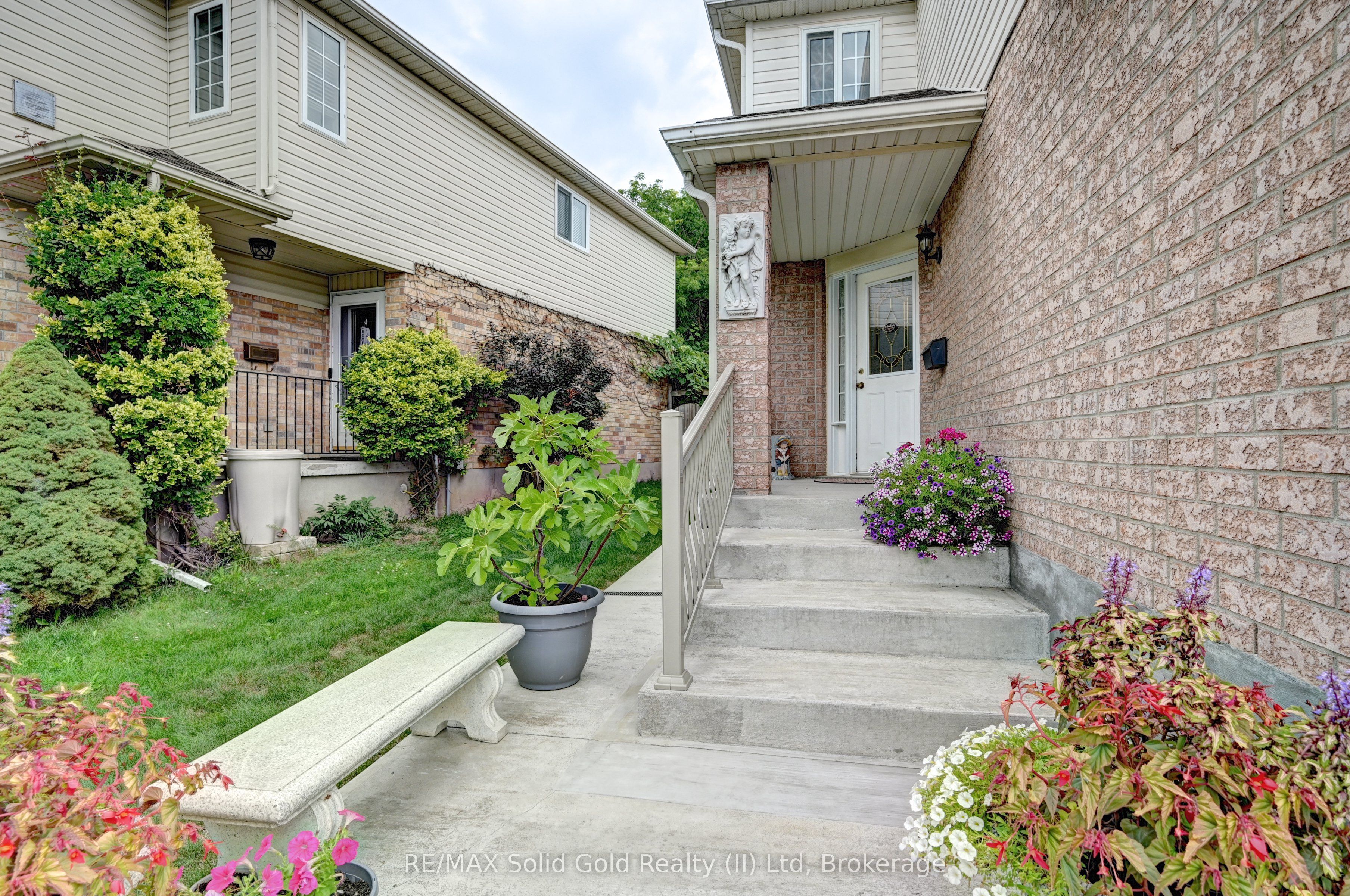447 Hidden Creek Drive, Kitchener, ON N2N 3N2 photo 4