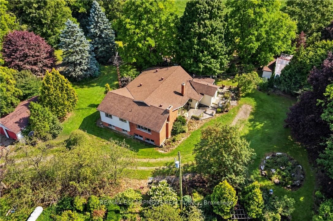 994 Safari Road, Hamilton, ON L8B 1S9 photo 2