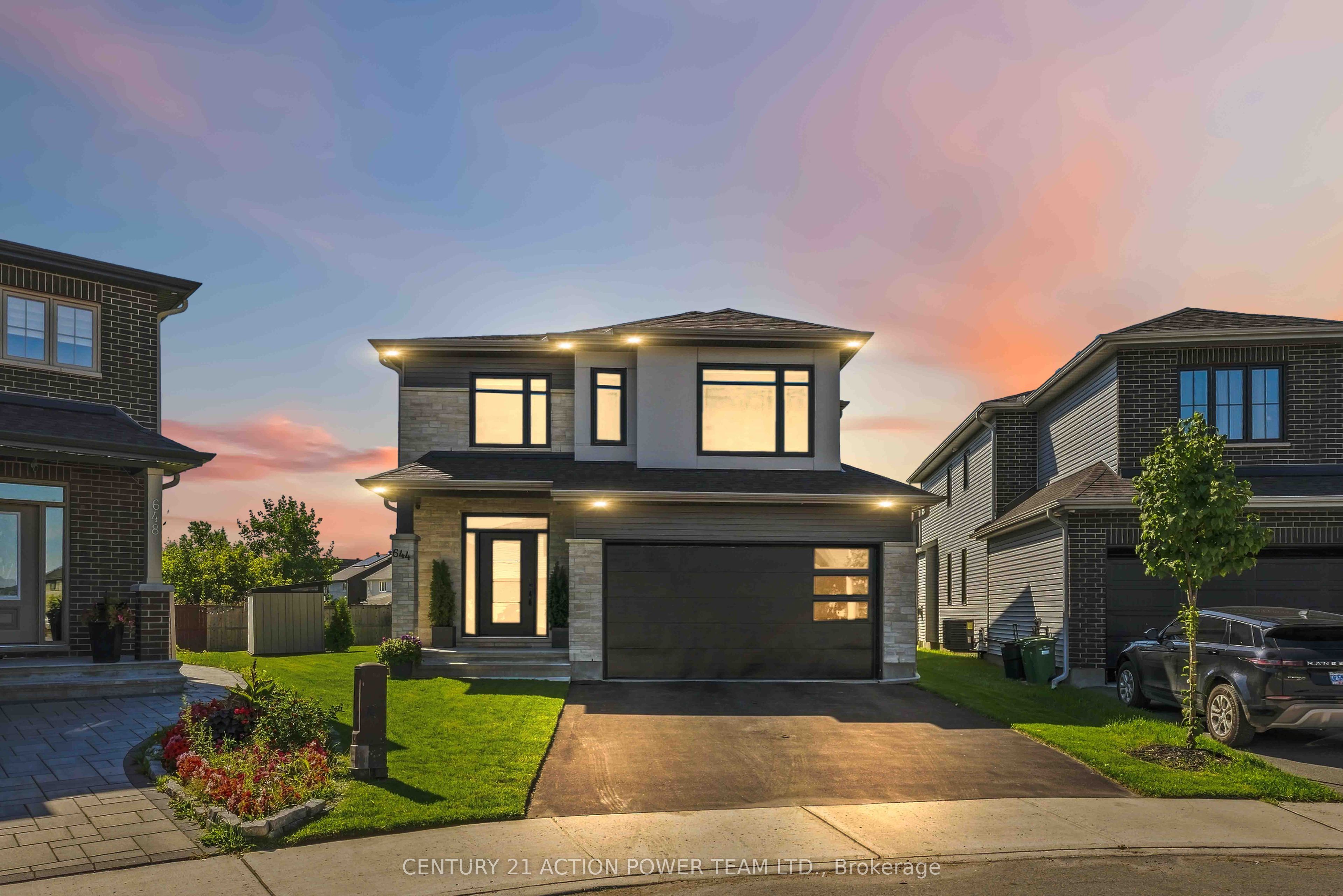 644 Moonflower Crescent, Blossom Park - Airport and Area, ON K1T 0X8