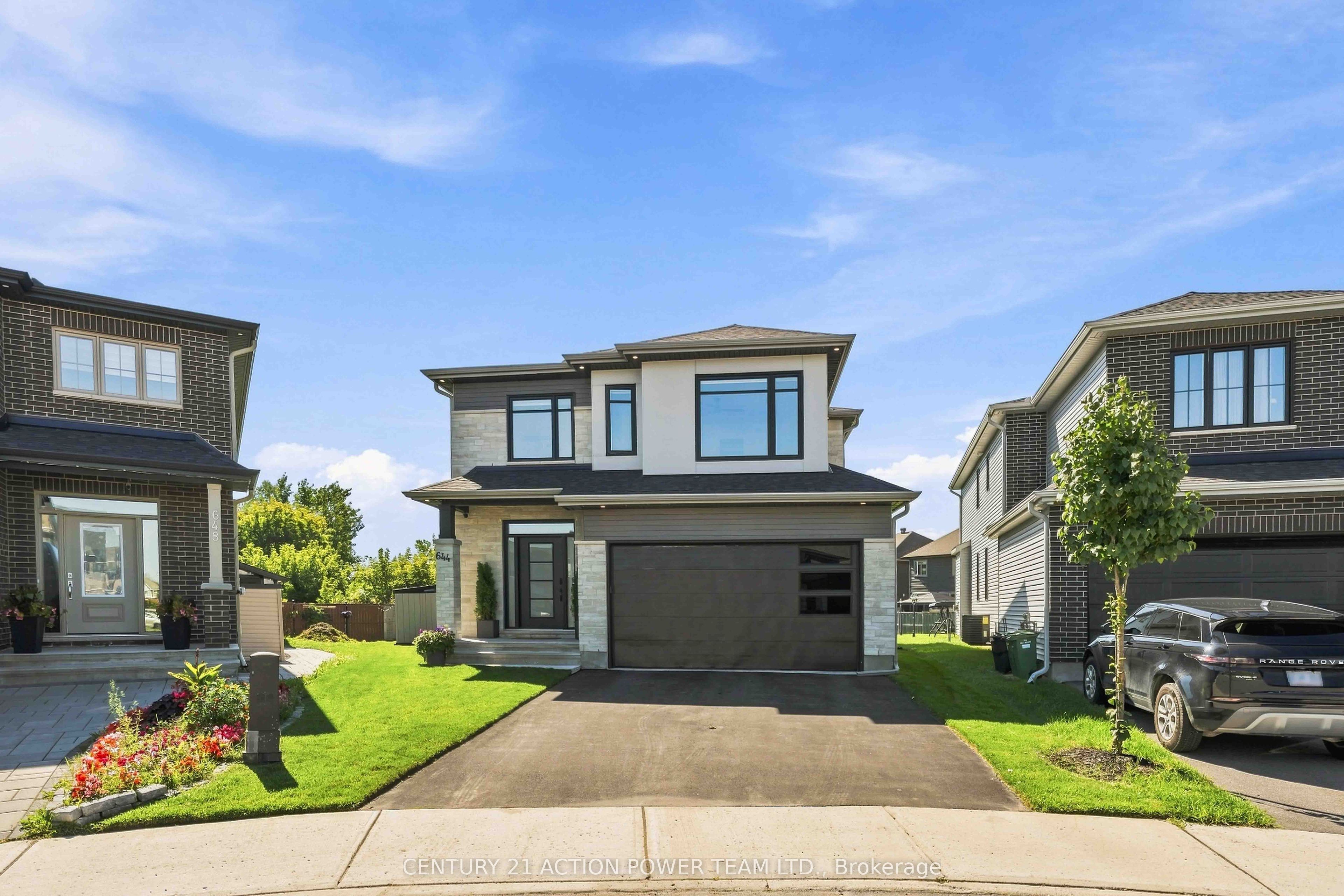 644 Moonflower Crescent, Blossom Park - Airport and Area, ON K1T 0X8 photo 2