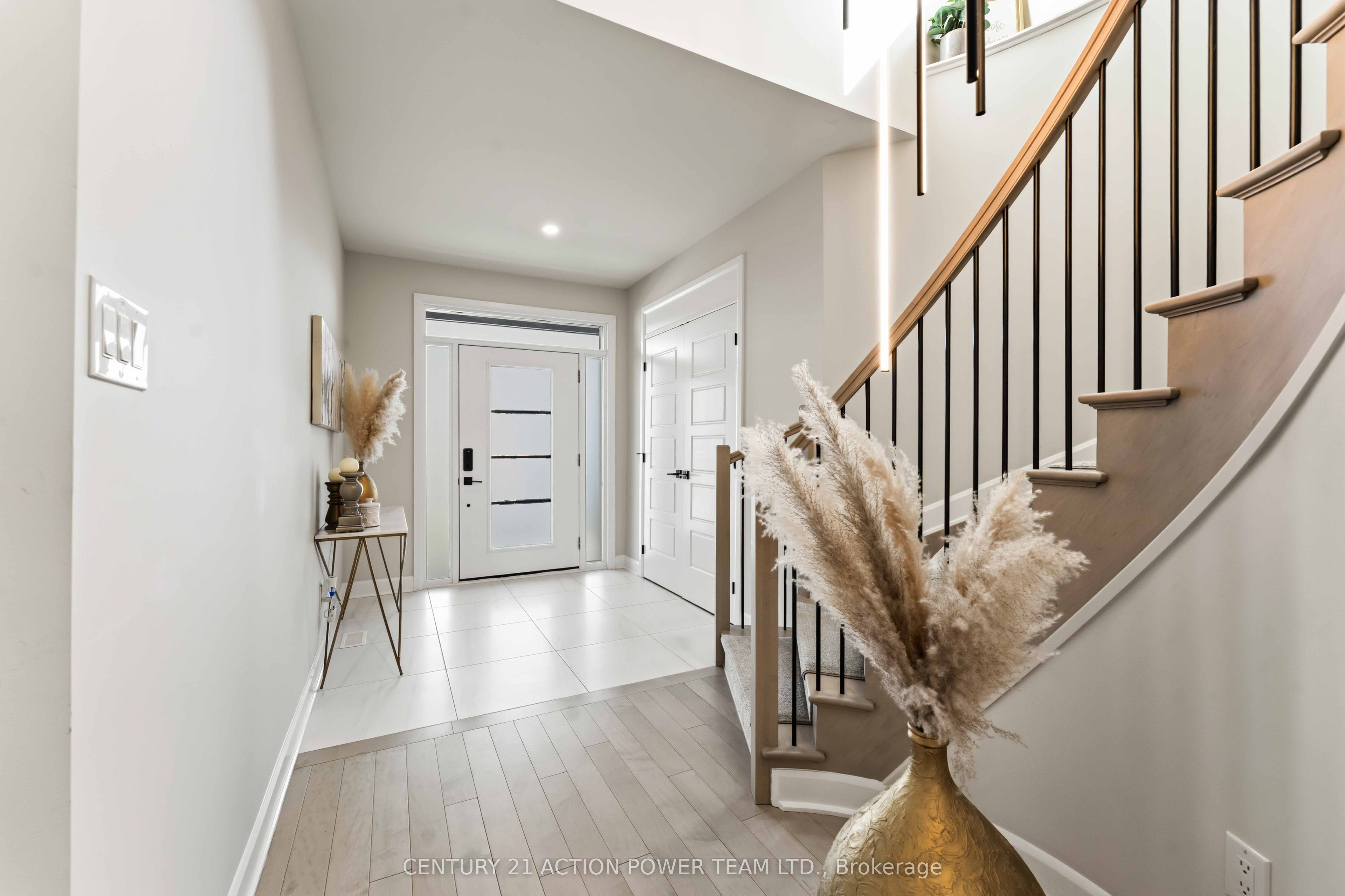 644 Moonflower Crescent, Blossom Park - Airport and Area, ON K1T 0X8 photo 3