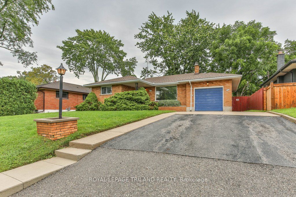 242 BURLINGTON Street, London South, ON N5Z 3W5