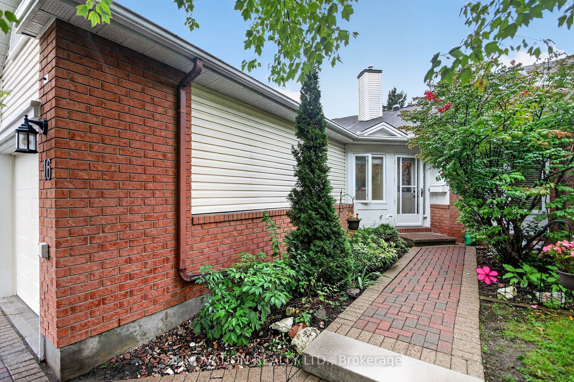 16 Heather Glen Court, Stittsville - Munster - Richmond, ON K2S 1L3 photo 3