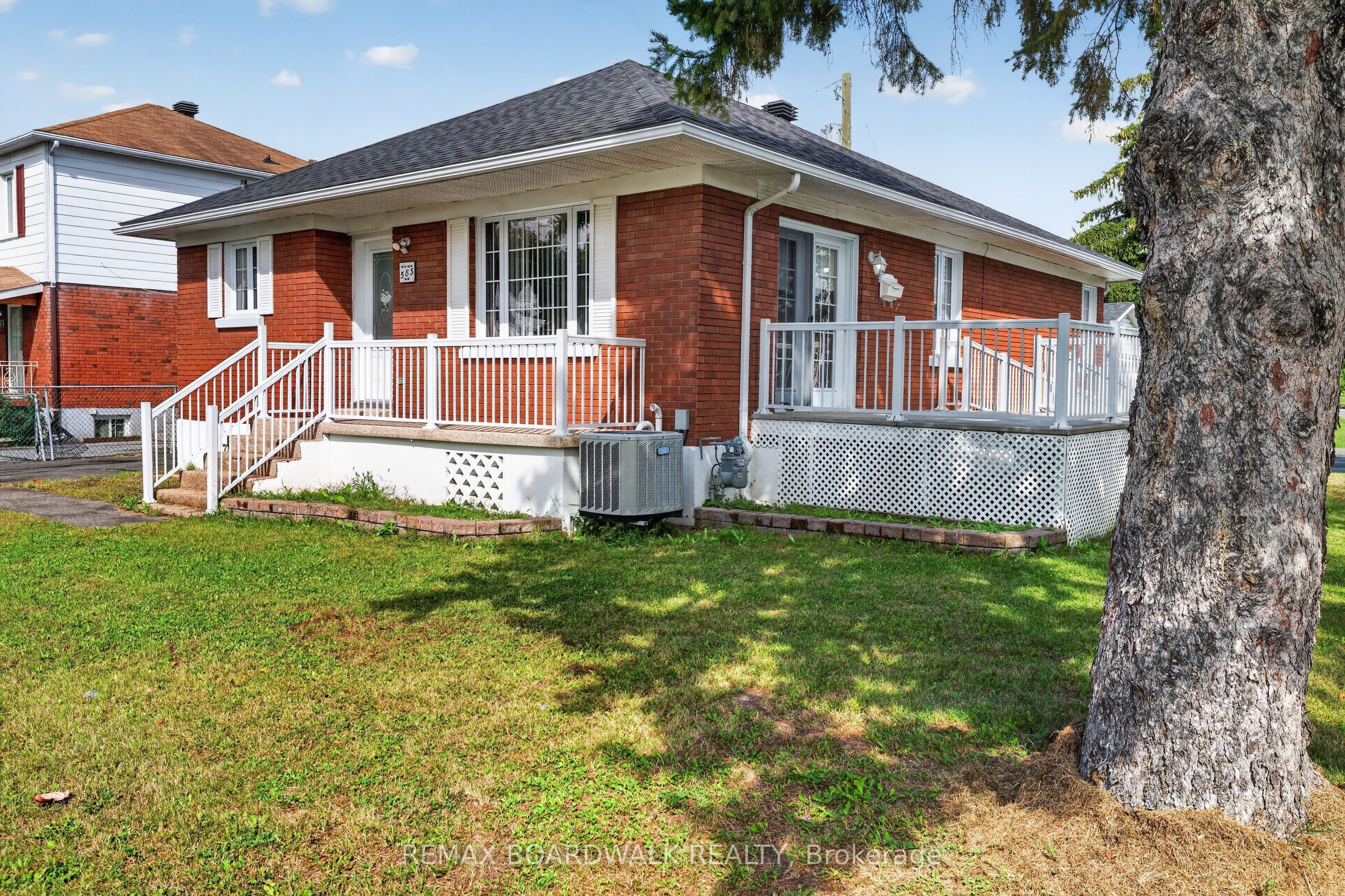 583 Donald Street, Overbrook - Castleheights and Area, ON K1K 1L5 photo 2