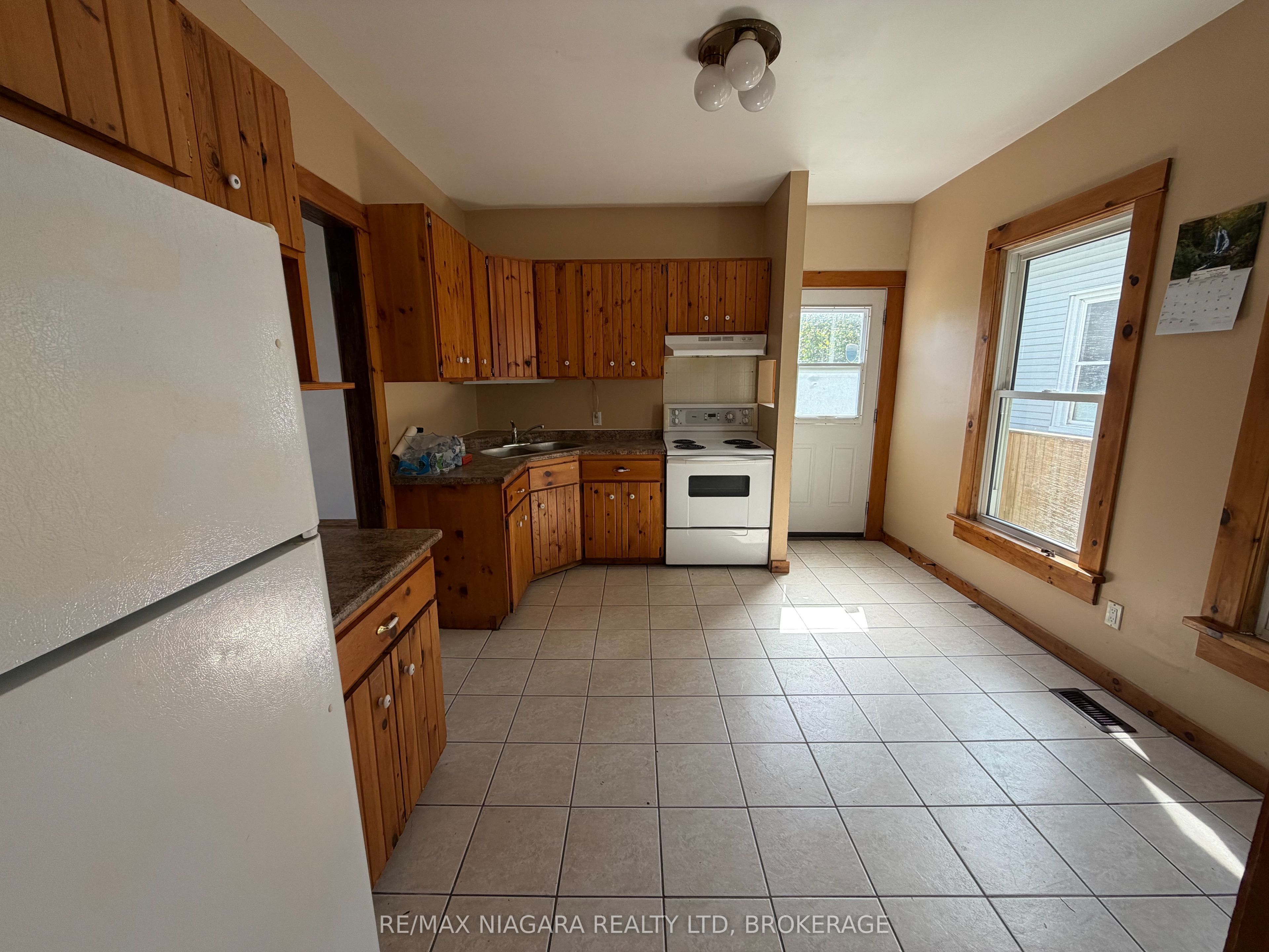 4712 Cookman Crescent, Niagara Falls, ON L2E 1C2 photo 5
