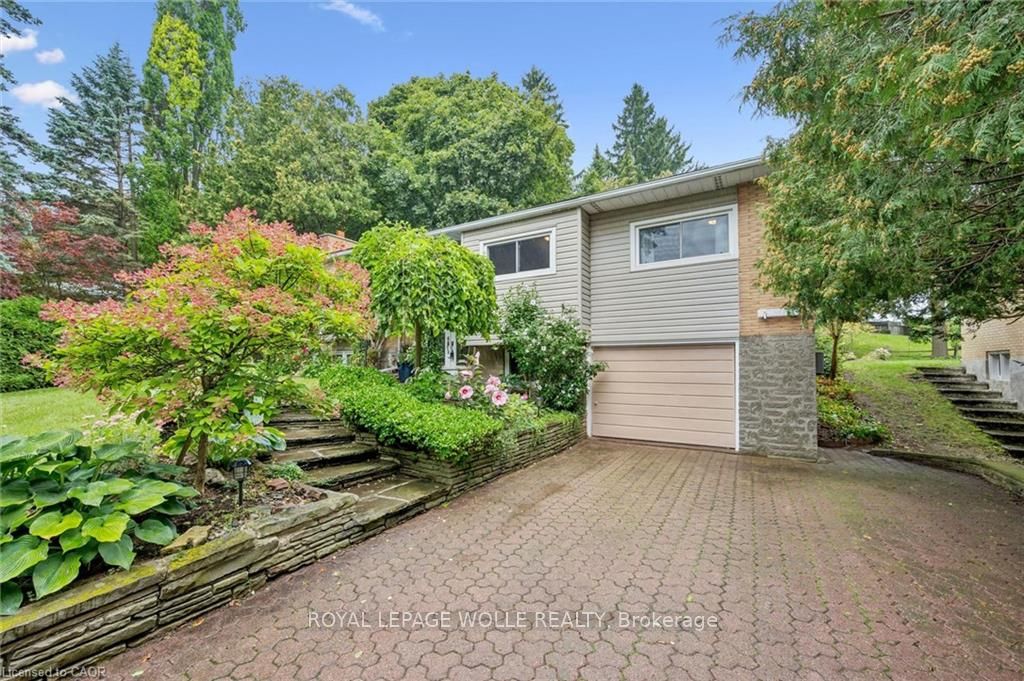 100 Forest Hill Drive, Kitchener, ON N2M 4G3 photo 3