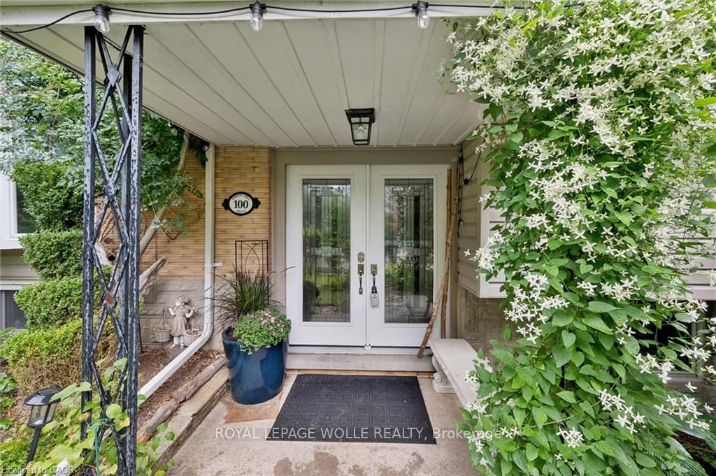100 Forest Hill Drive, Kitchener, ON N2M 4G3 photo 4