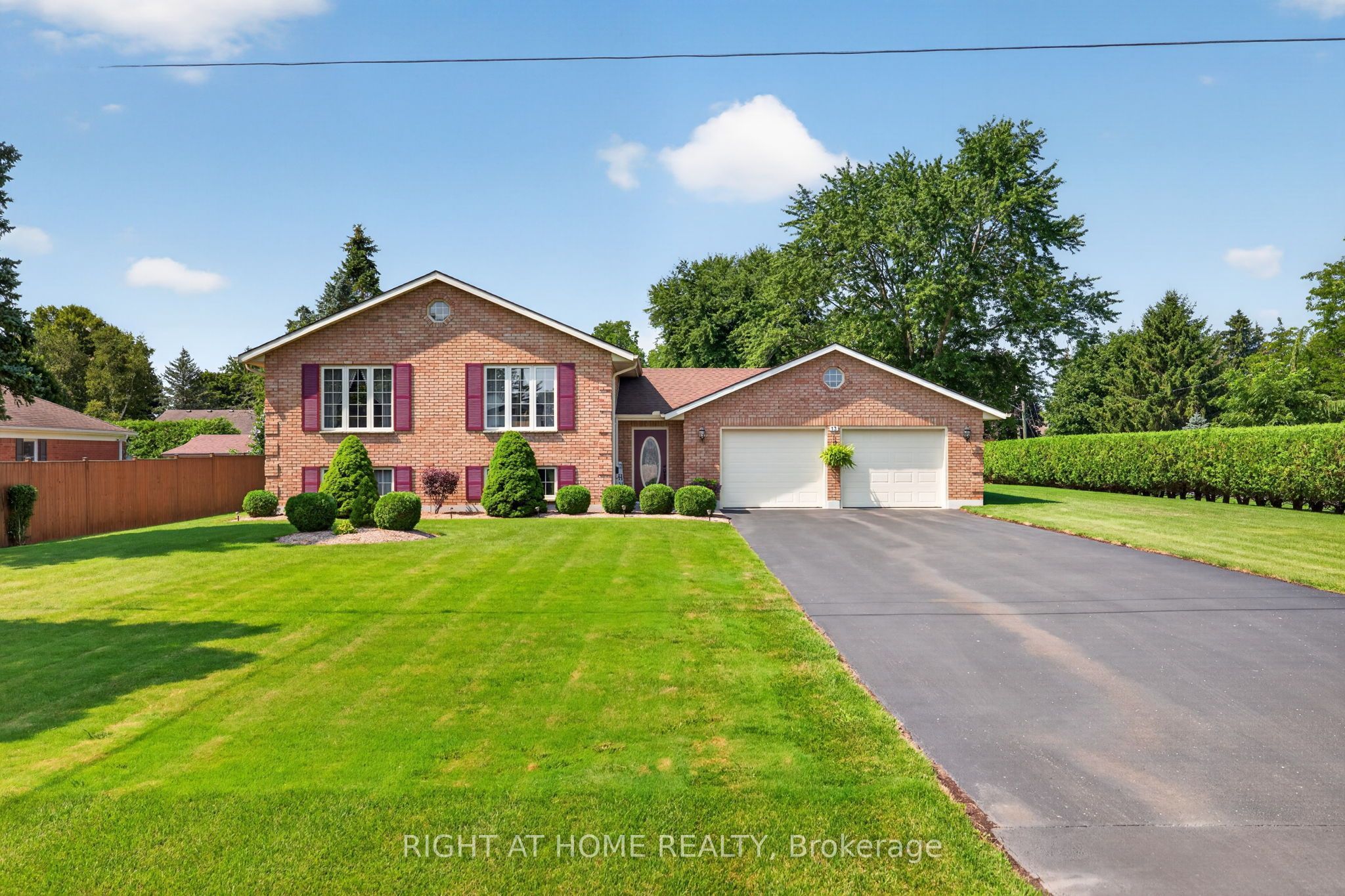 13 St Ladislaus Street, Norfolk, ON N0J 1E0