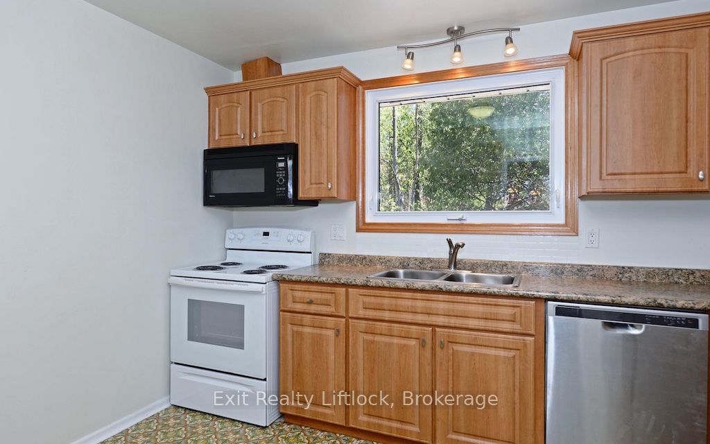 4 Wallis Drive Main Floor, Peterborough, ON K9J 6B7 photo 4