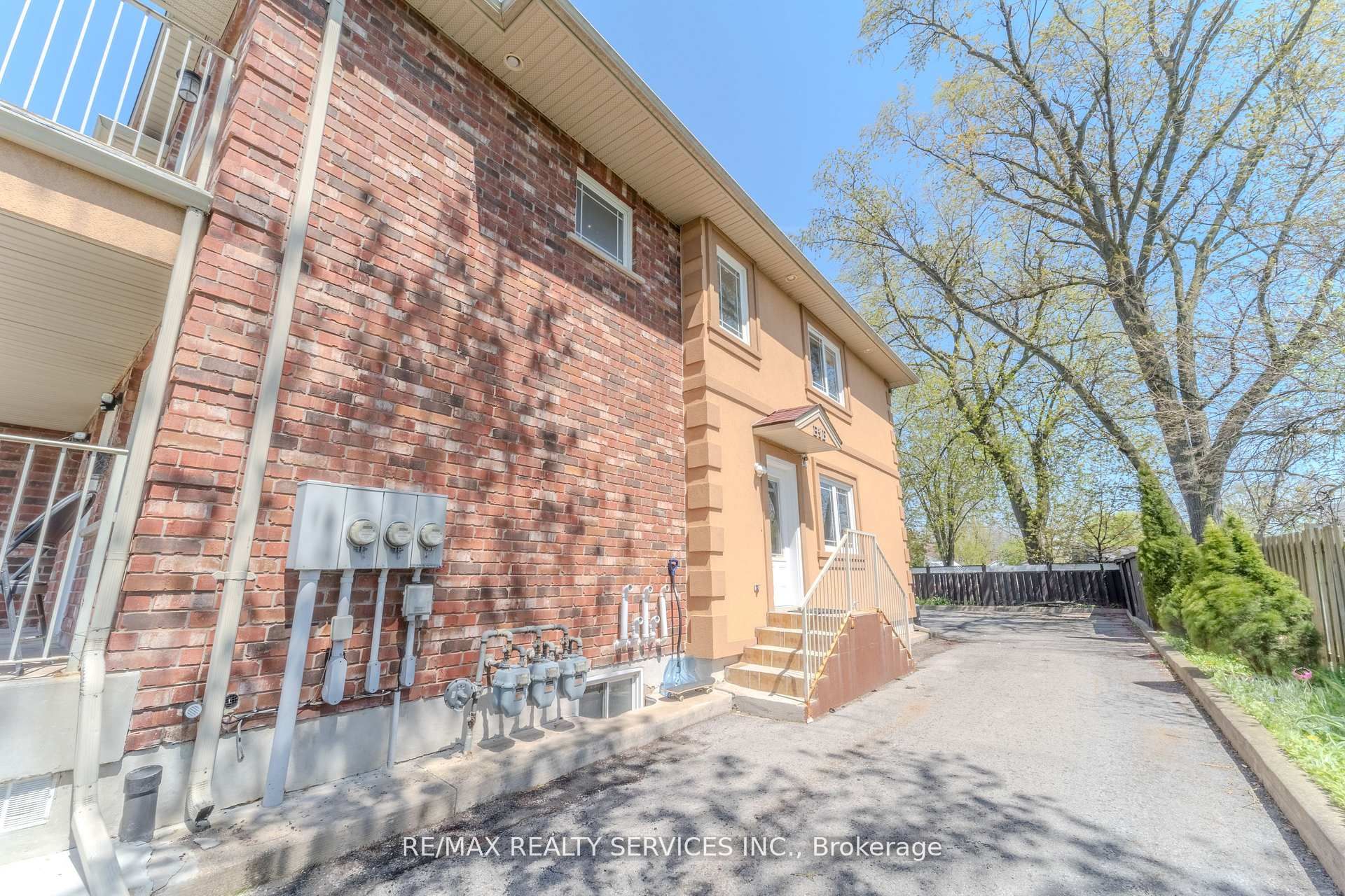 8006 Norton Street S, Niagara Falls, ON L2G 6R9 photo 2