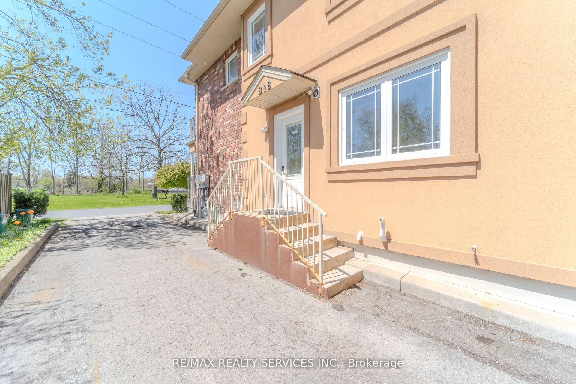 8006 Norton Street S, Niagara Falls, ON L2G 6R9 photo 3