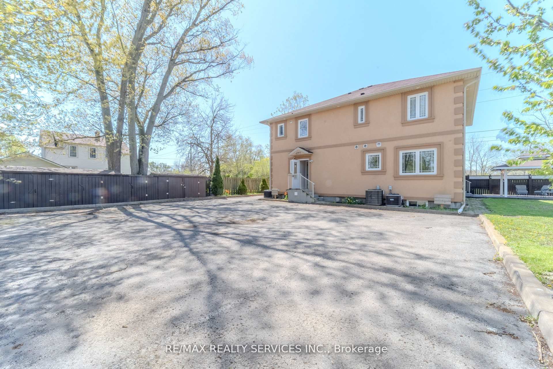 8006 Norton Street S, Niagara Falls, ON L2G 6R9 photo 5