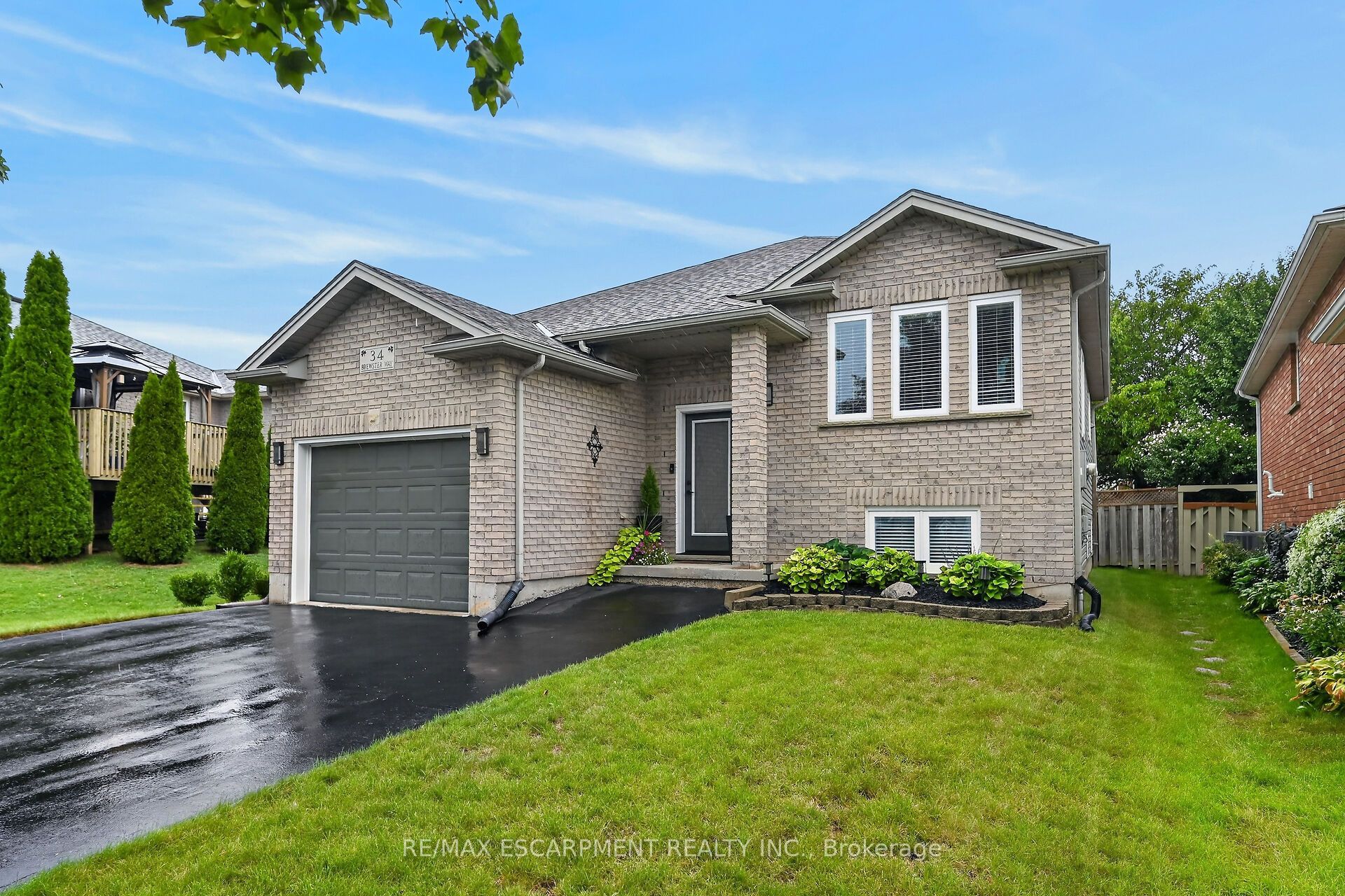 34 Brewster Way, Brantford, ON N3T 6N4