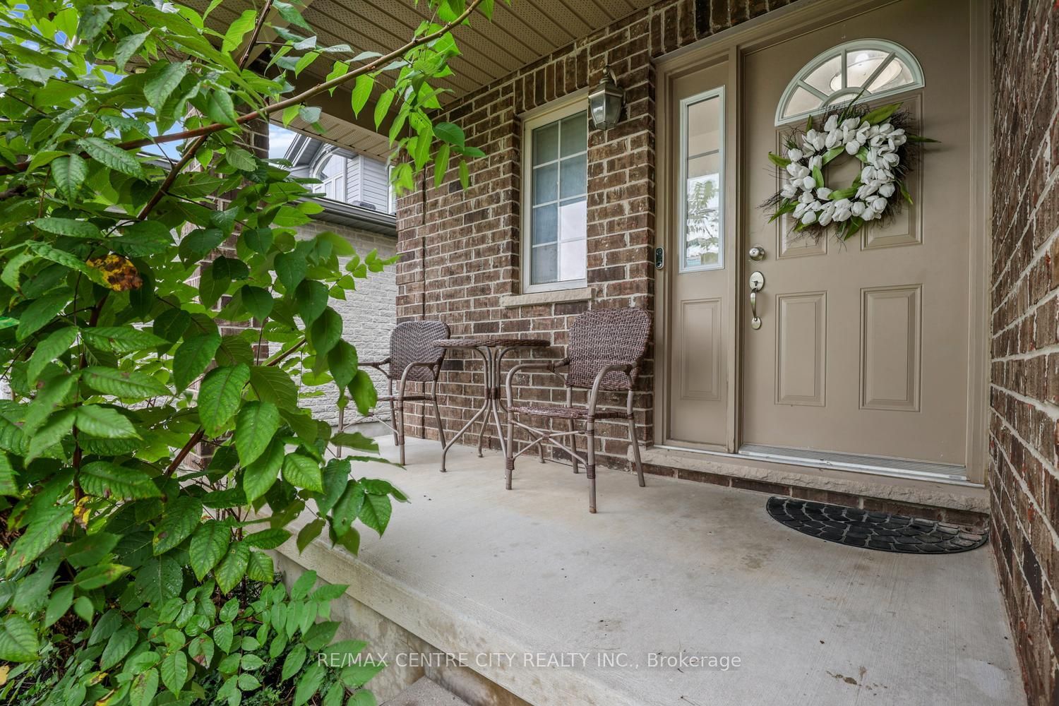 1918 Jubilee Crescent, London North, ON N6G 0H6 photo 3