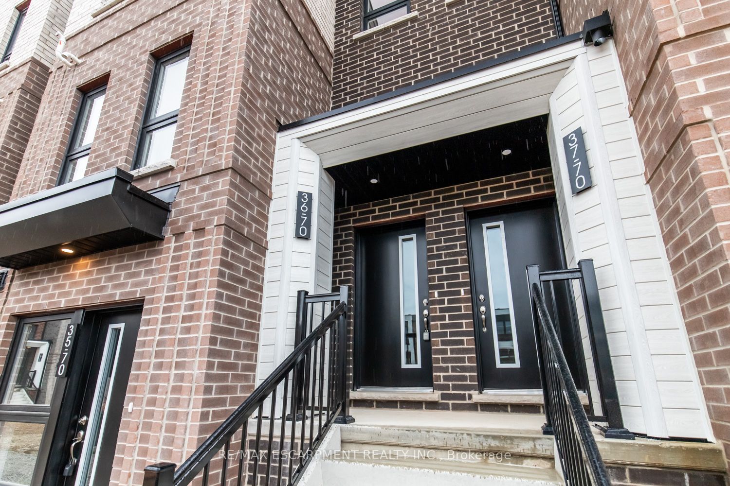 70 Kenesky Drive 36, Hamilton, ON L8B 2A9 photo 2