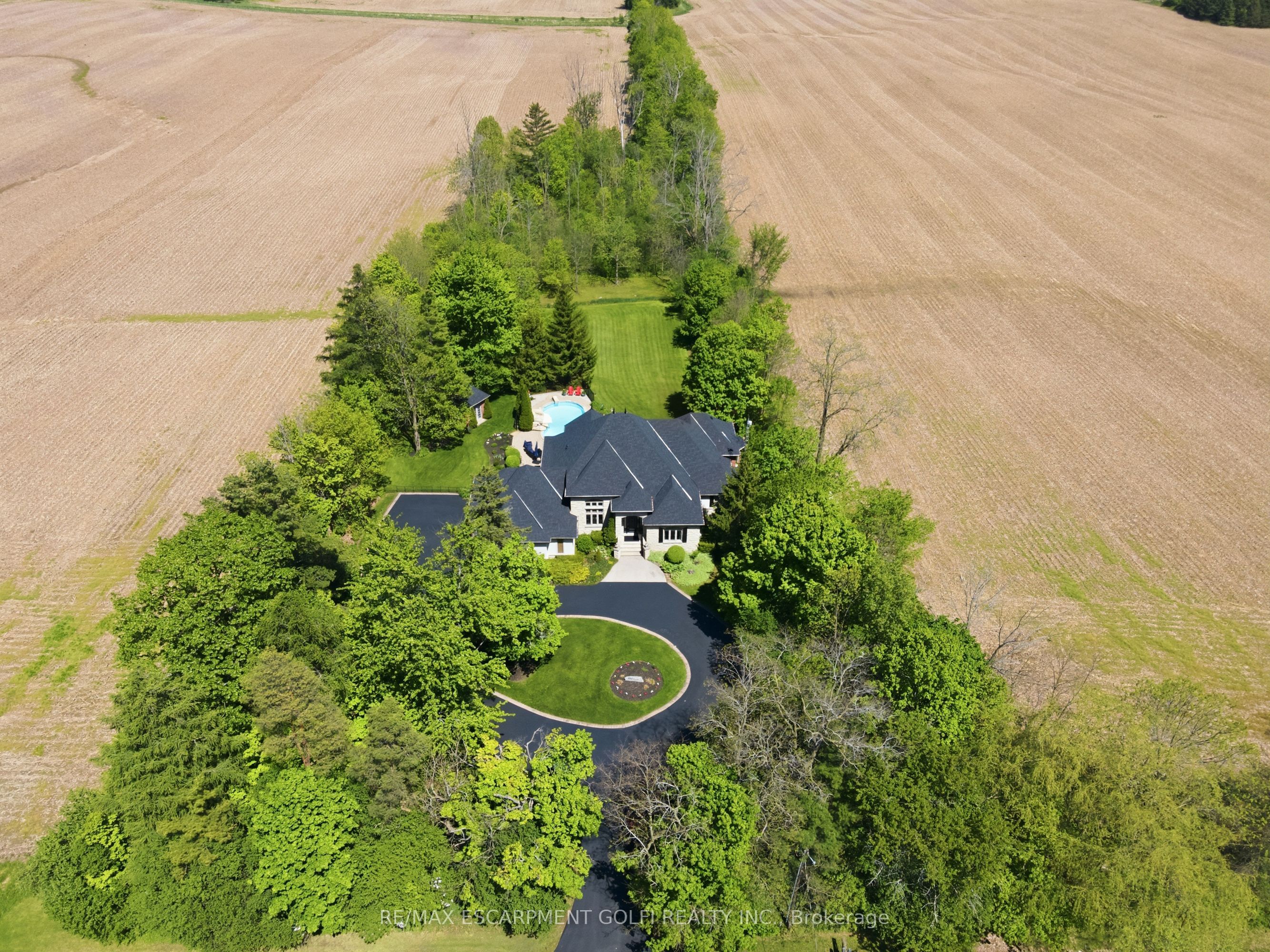 1863 Shaver Road, Hamilton, ON L9G 3L1 photo 3