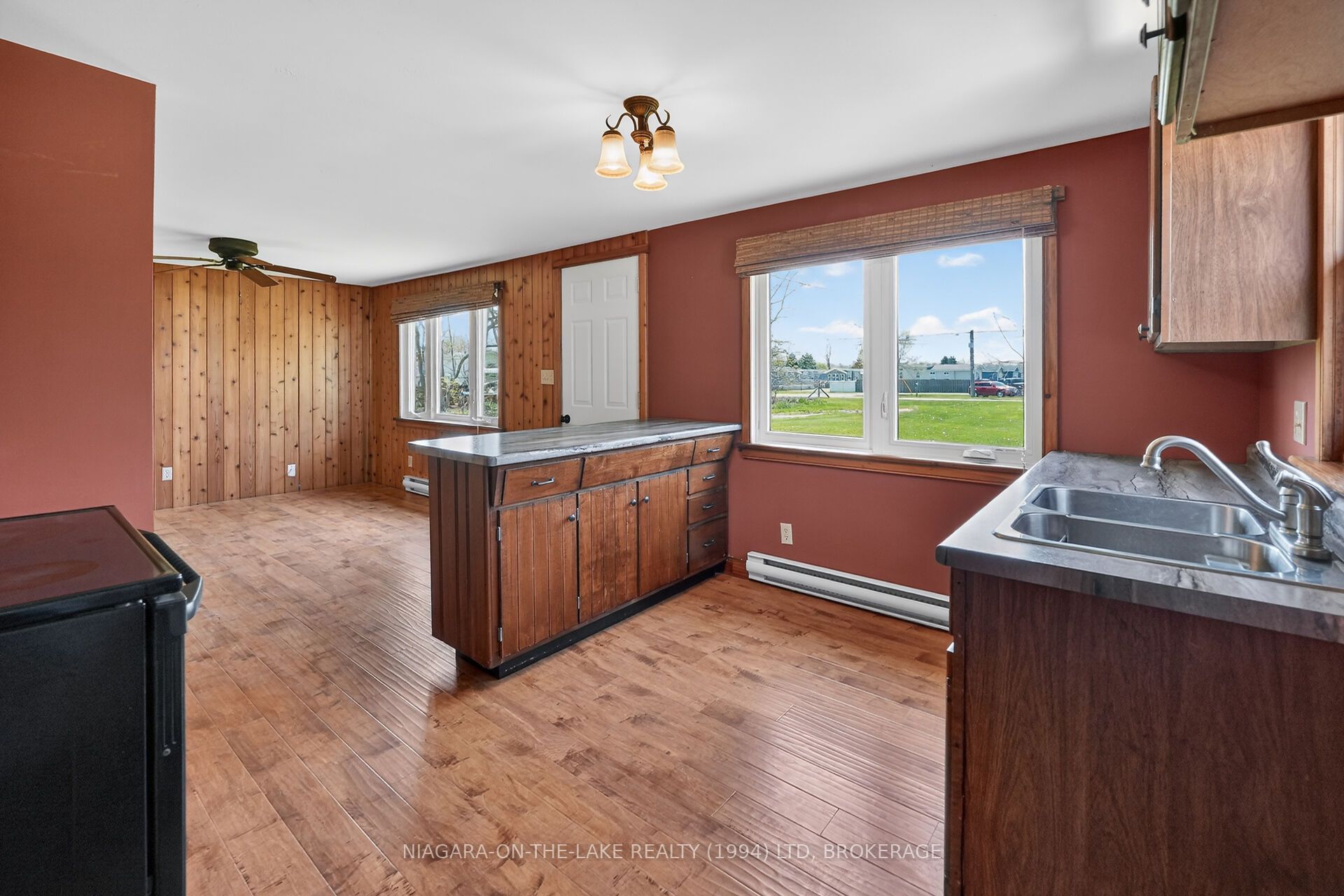 527 Empire Road, Port Colborne, ON L0S 1R0 photo 5
